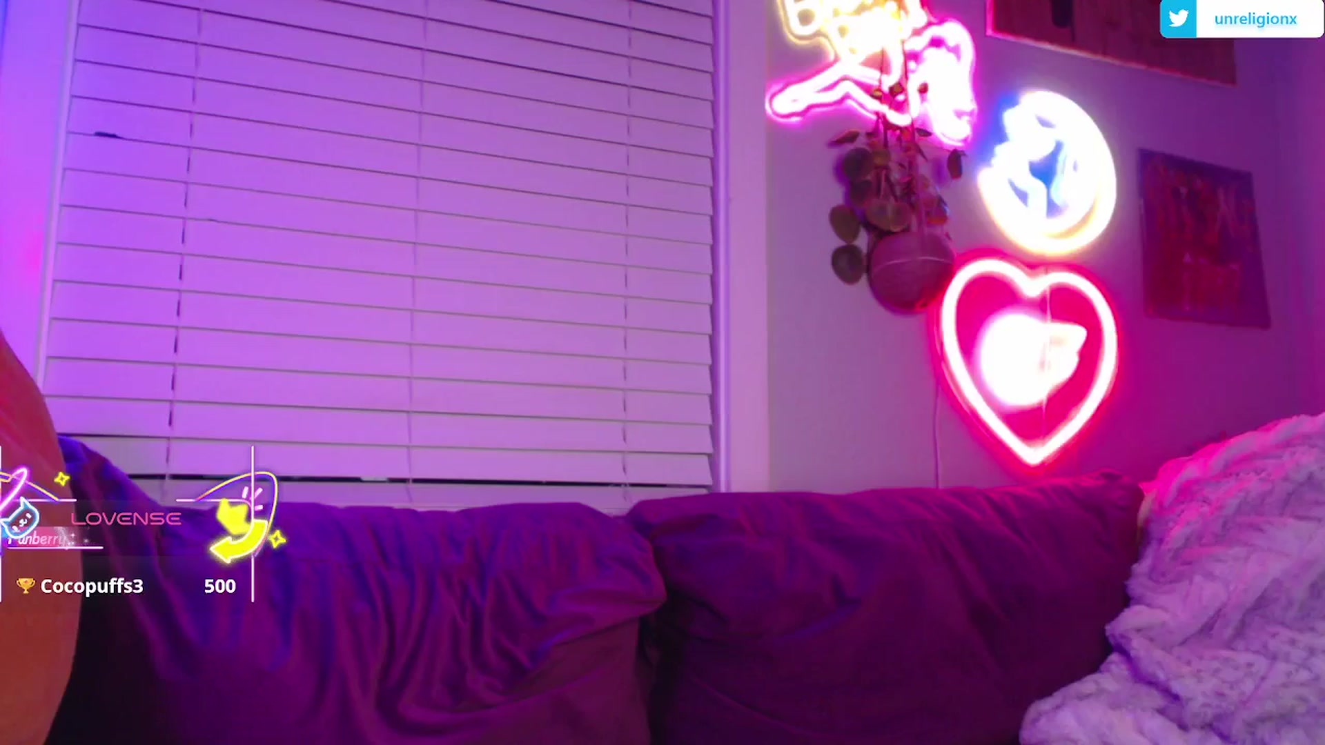 Gallery image thumbnail from LittleViv's myfreecams stream on, 04/12/2025, 07:57 image 4 of 20