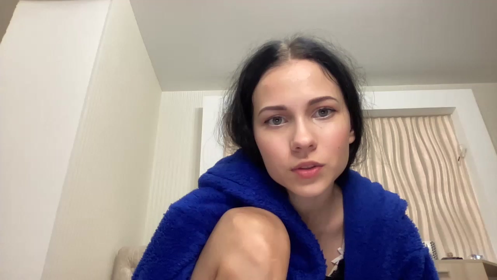 Gallery image thumbnail from Little_Emma1's myfreecams stream on, 11/20/2022, 14:35 image 17 of 20