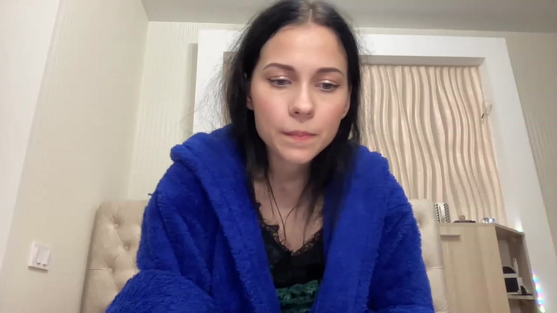 Gallery image thumbnail from Little_Emma1's myfreecams stream on, 11/20/2022, 14:35 image 6 of 20
