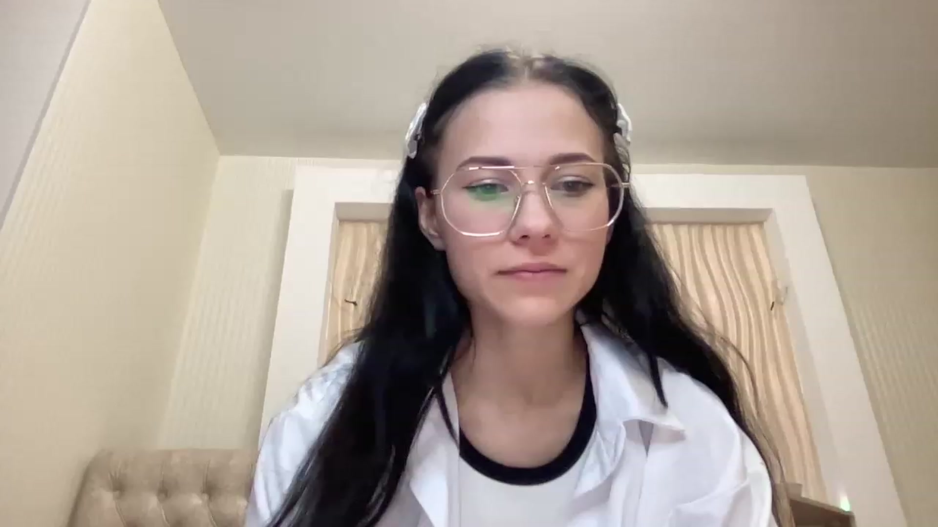 Gallery image thumbnail from Little_Emma1's myfreecams stream on, 11/21/2022, 13:27 image 2 of 20