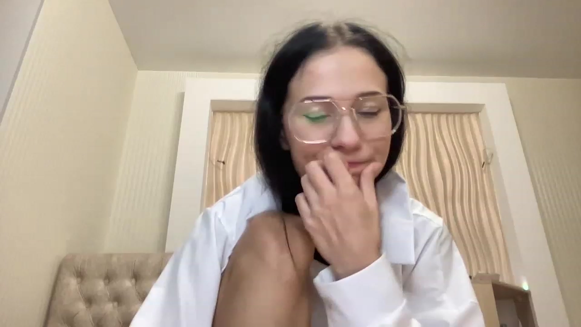 Gallery image thumbnail from Little_Emma1's myfreecams stream on, 11/21/2022, 14:48 image 1 of 20