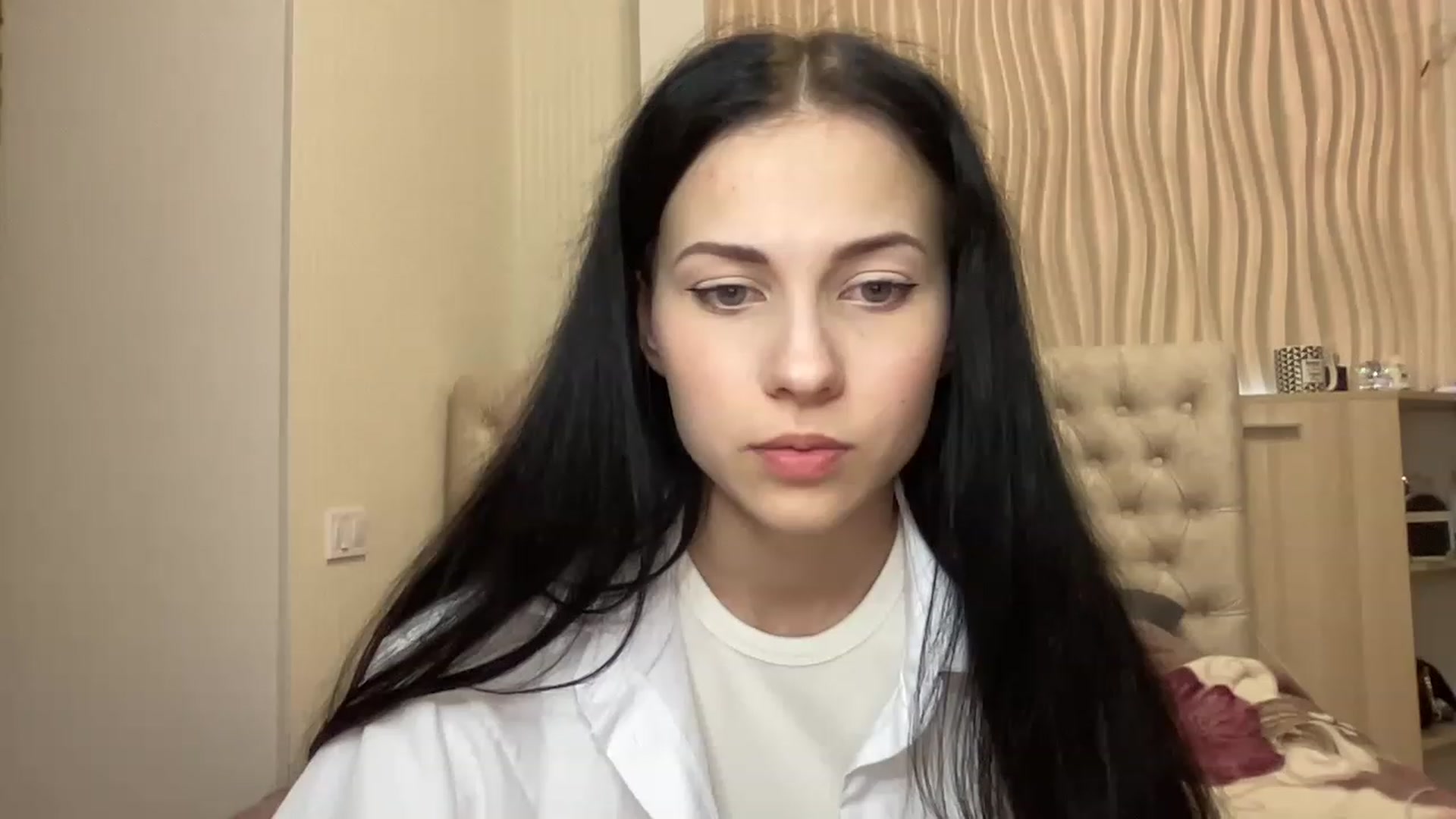 Gallery image thumbnail from Little_Emma1's myfreecams stream on, 11/22/2022, 12:55 image 4 of 20