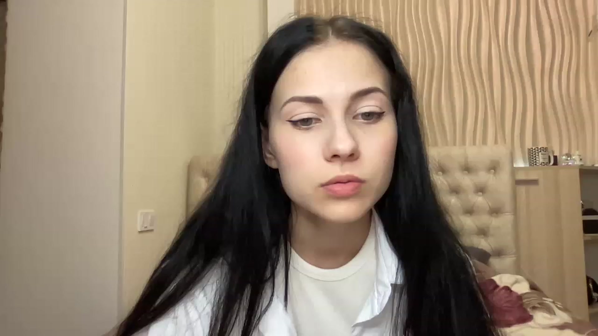 Gallery image thumbnail from Little_Emma1's myfreecams stream on, 11/22/2022, 12:55 image 6 of 20