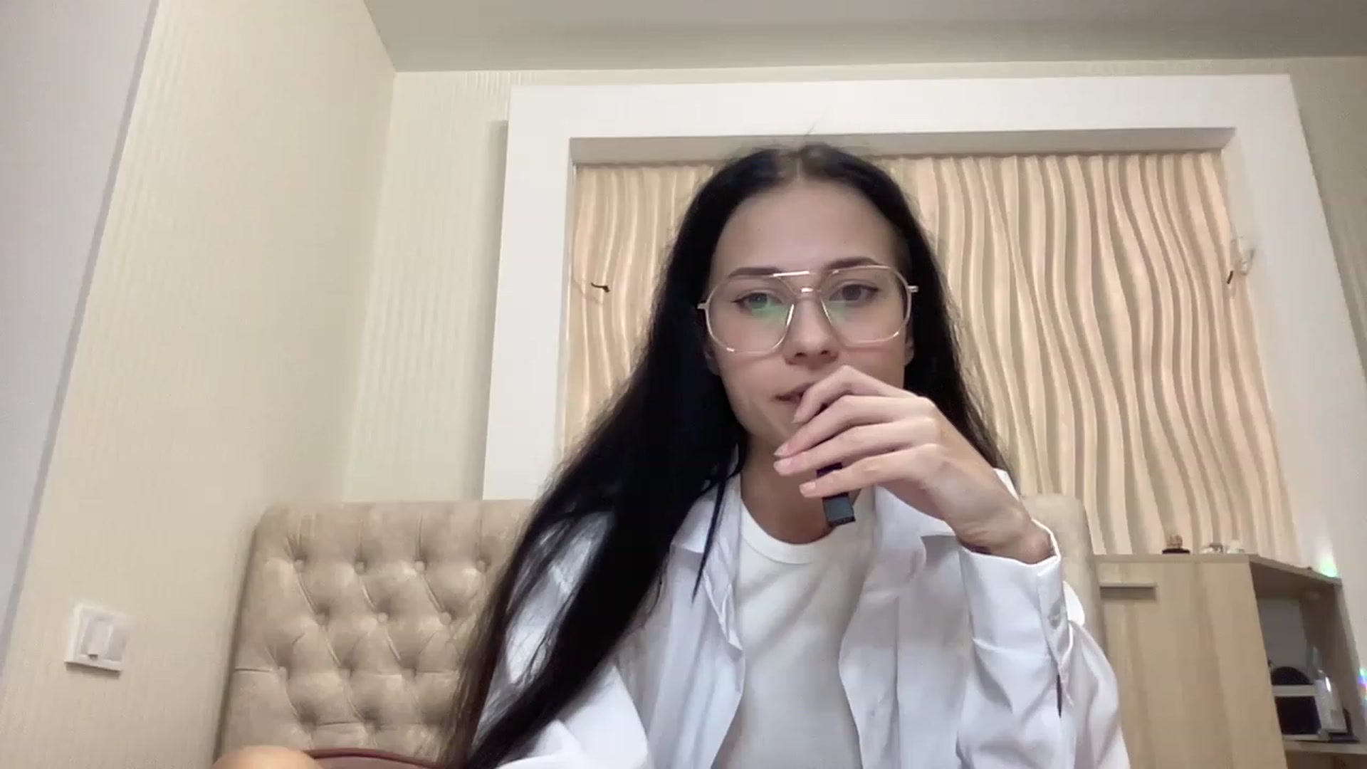 Gallery image thumbnail from Little_Emma1's myfreecams stream on, 11/22/2022, 14:03 image 14 of 20