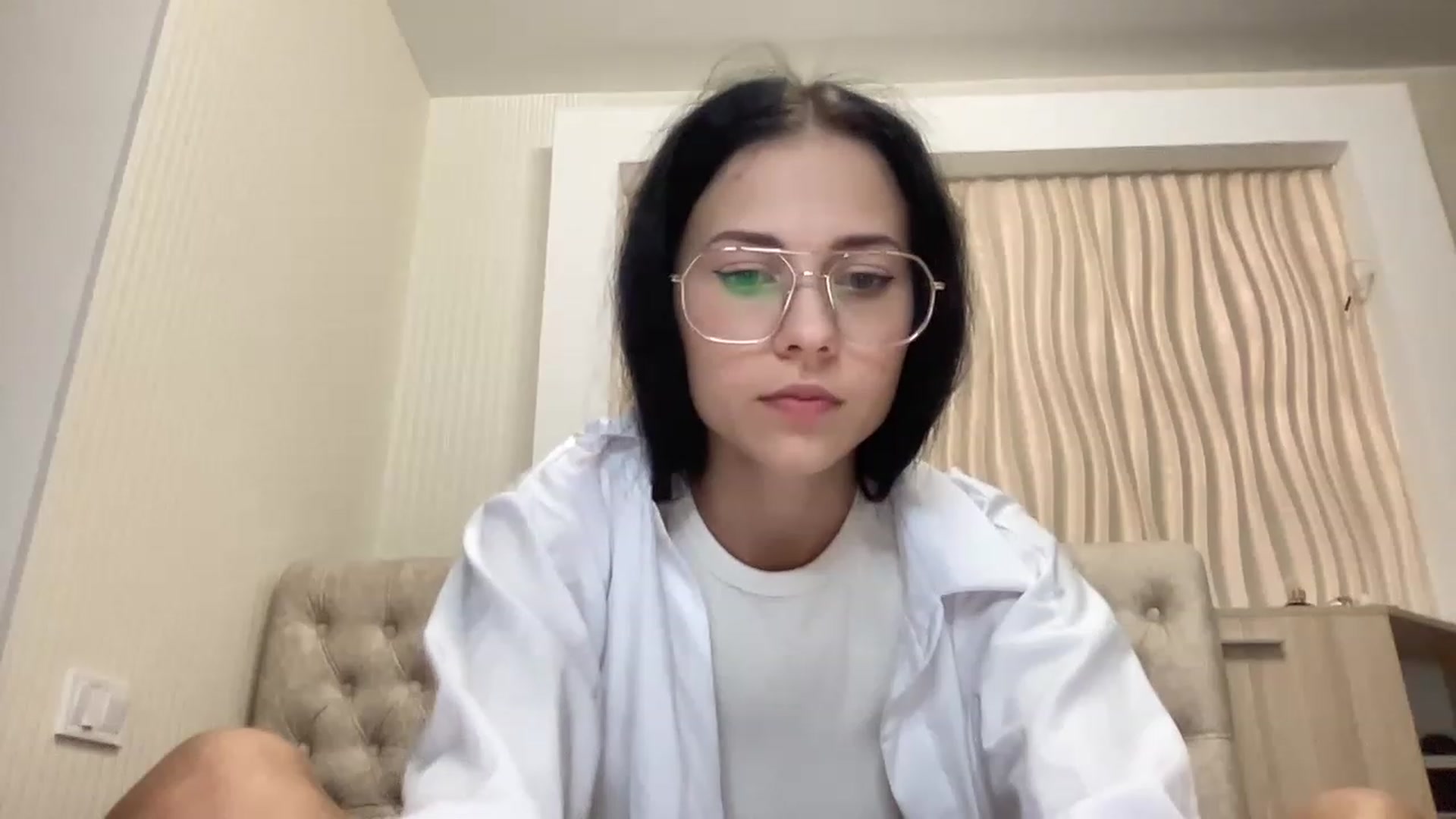 Gallery image thumbnail from Little_Emma1's myfreecams stream on, 11/22/2022, 15:14 image 5 of 20