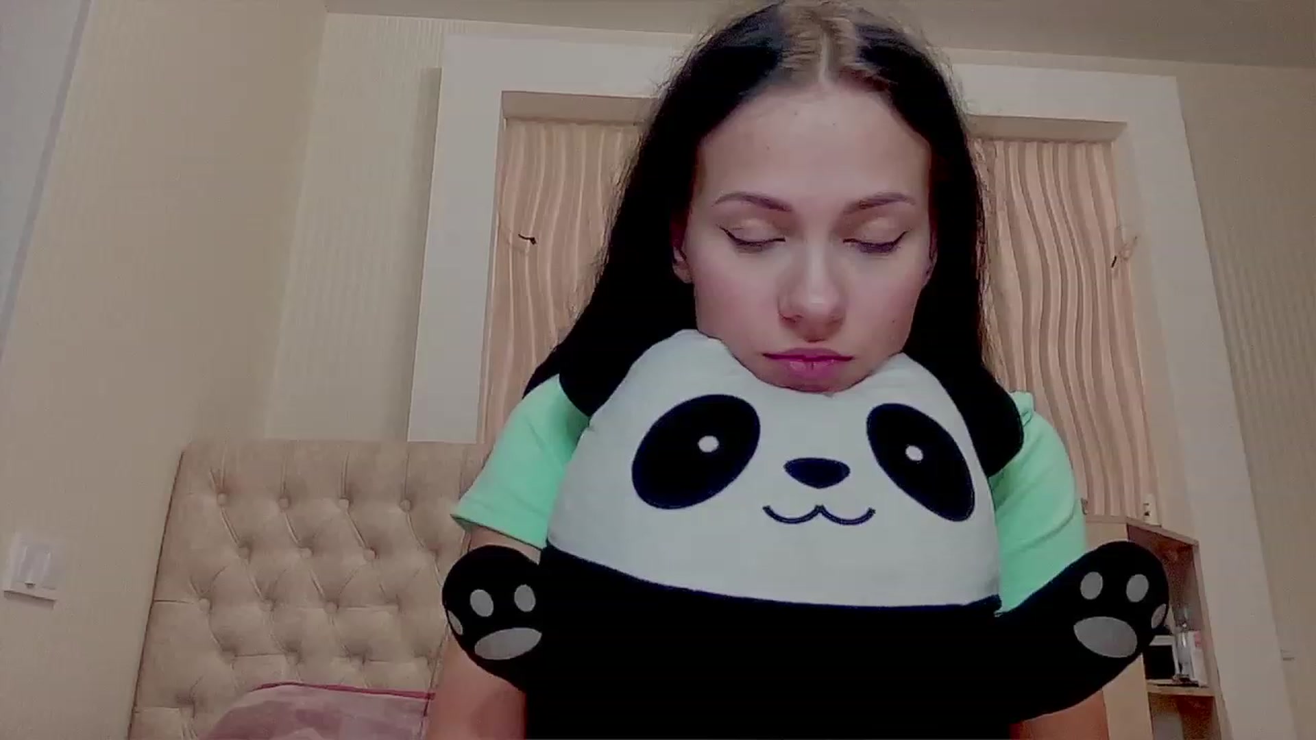 Gallery image thumbnail from Little_Emma1's myfreecams stream on, 11/26/2022, 14:33 image 19 of 20