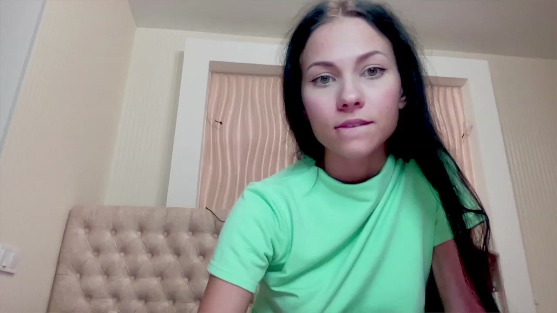 Gallery image thumbnail from Little_Emma1's myfreecams stream on, 11/26/2022, 15:29 image 19 of 20