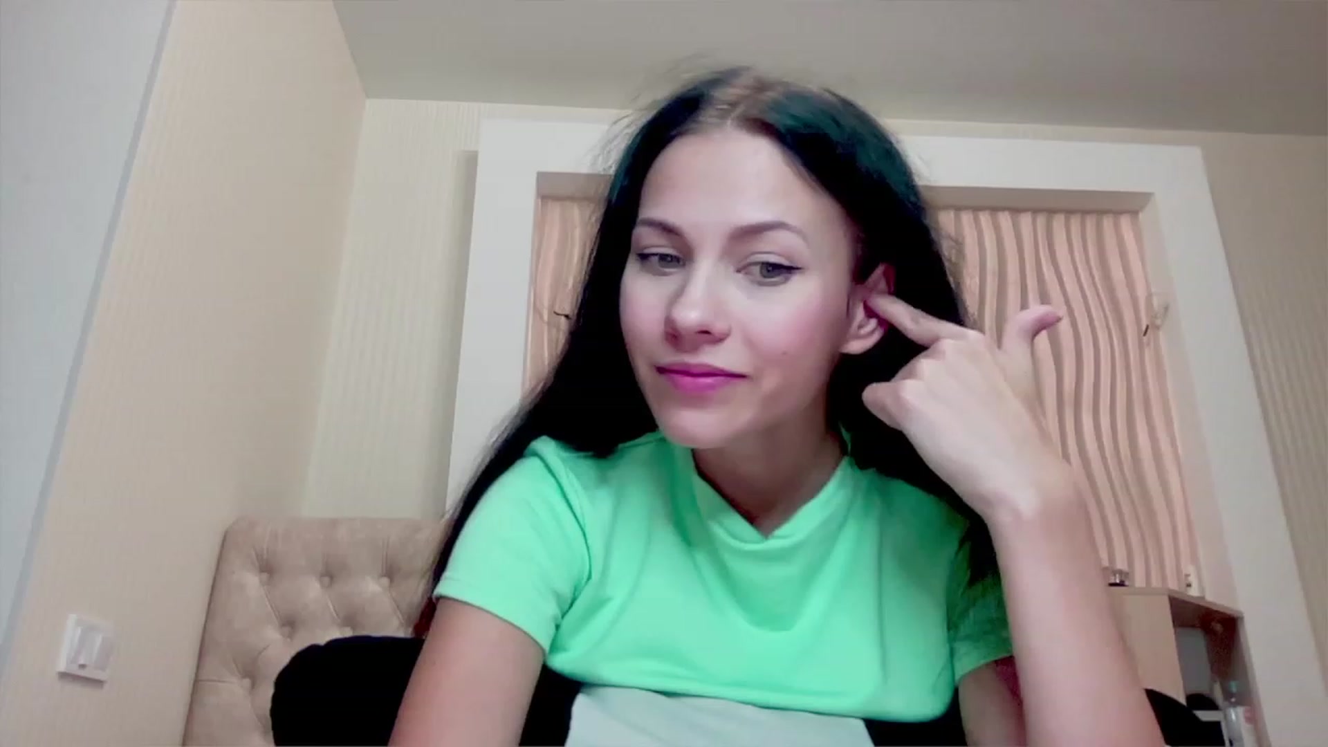 Gallery image thumbnail from Little_Emma1's myfreecams stream on, 11/26/2022, 15:29 image 7 of 20