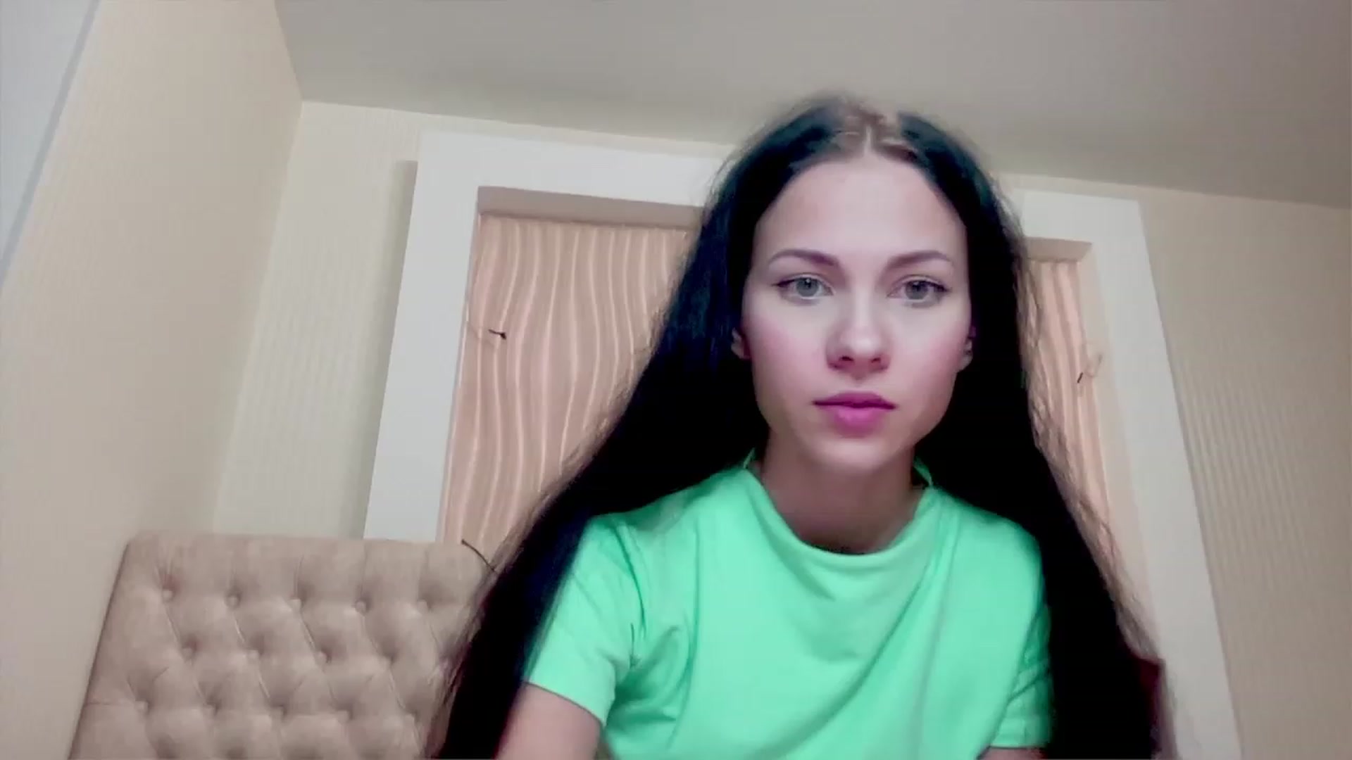 Gallery image thumbnail from Little_Emma1's myfreecams stream on, 11/26/2022, 15:29 image 17 of 20