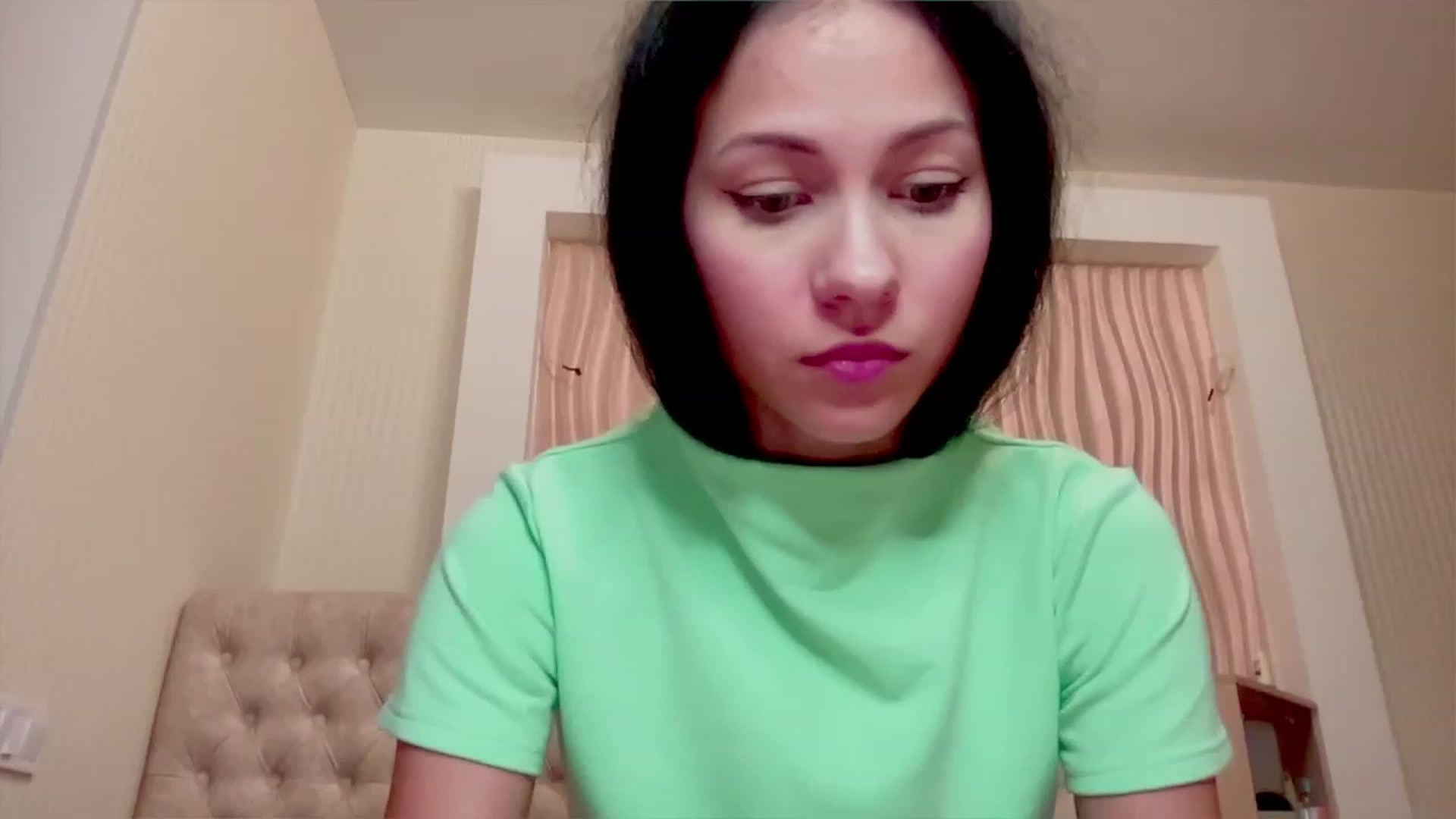 Gallery image thumbnail from Little_Emma1's myfreecams stream on, 11/26/2022, 17:39 image 17 of 20