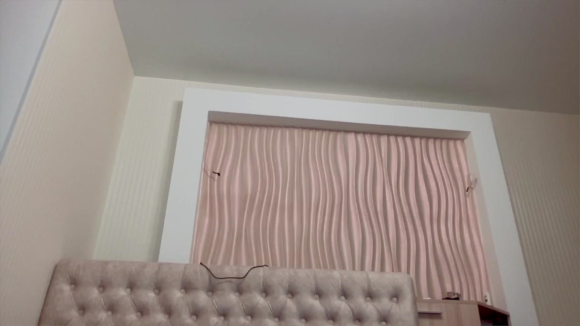 Gallery image thumbnail from Little_Emma1's myfreecams stream on, 11/26/2022, 17:39 image 10 of 20