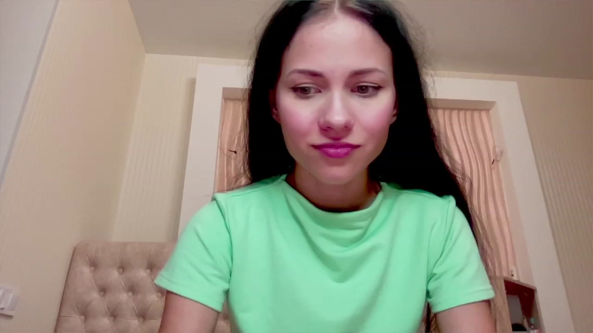 Gallery image thumbnail from Little_Emma1's myfreecams stream on, 11/26/2022, 17:39 image 18 of 20