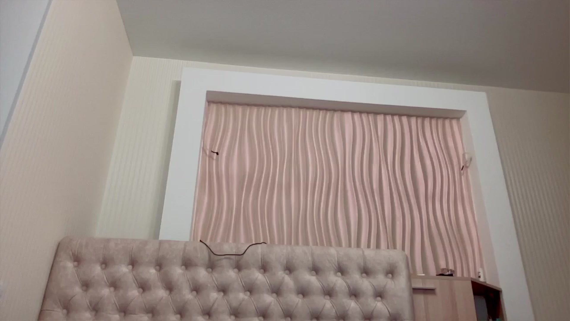 Gallery image thumbnail from Little_Emma1's myfreecams stream on, 11/26/2022, 17:39 image 1 of 20