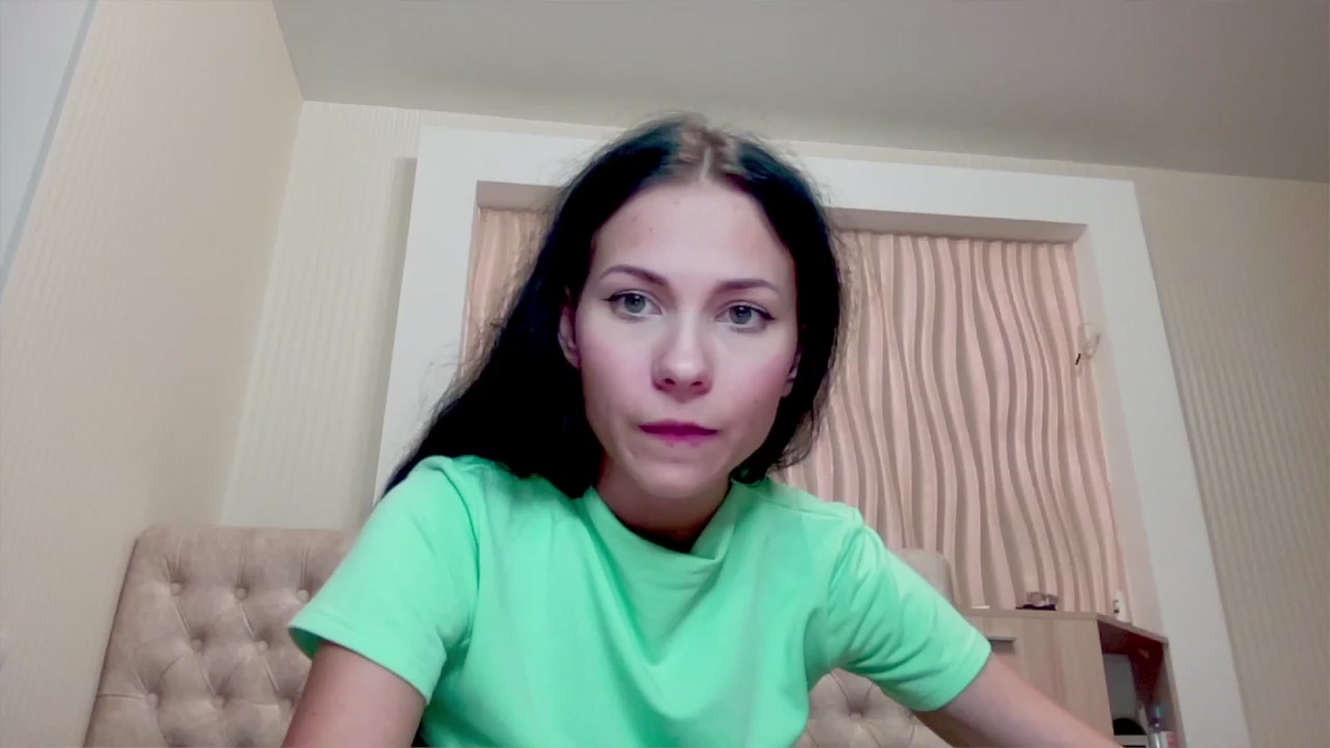 Gallery image thumbnail from Little_Emma1's myfreecams stream on, 11/26/2022, 17:39 image 4 of 20