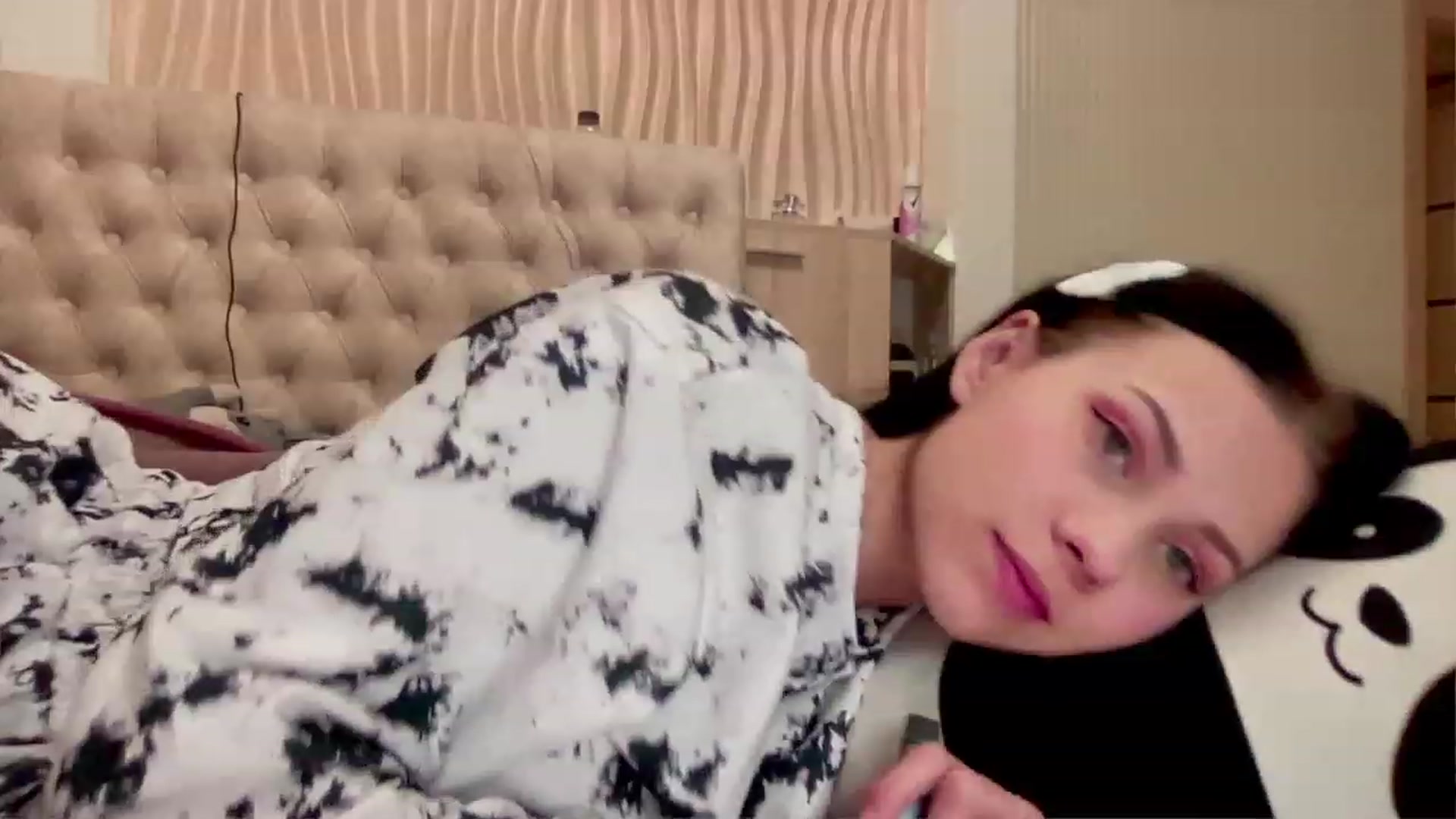 Gallery image thumbnail from Little_Emma1's myfreecams stream on, 12/04/2022, 14:35 image 7 of 20