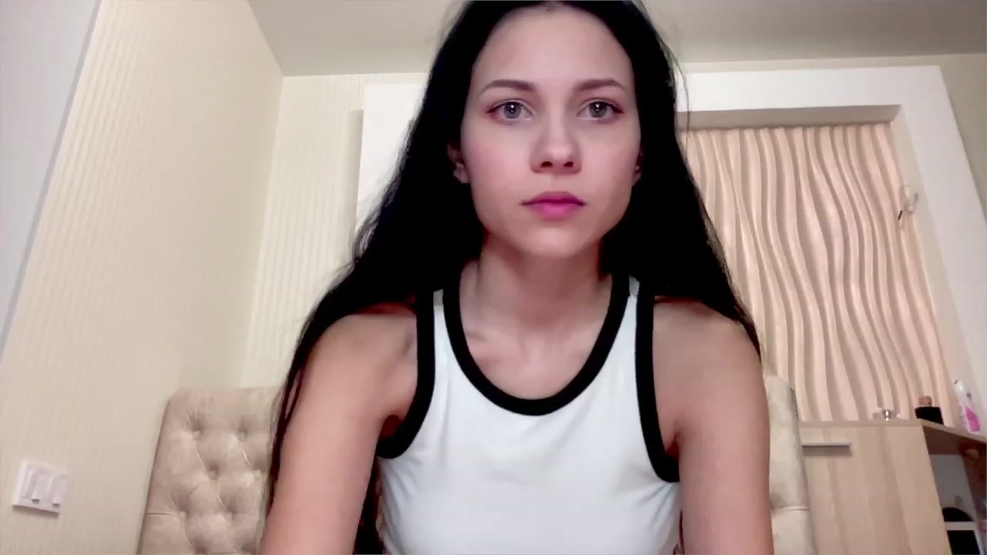 Gallery image thumbnail from Little_Emma1's myfreecams stream on, 12/06/2022, 15:27 image 3 of 20