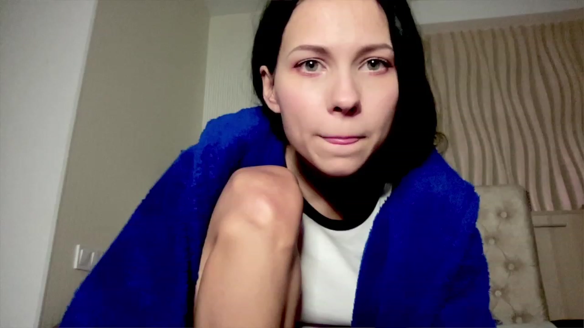 Gallery image thumbnail from Little_Emma1's myfreecams stream on, 12/06/2022, 15:27 image 14 of 20