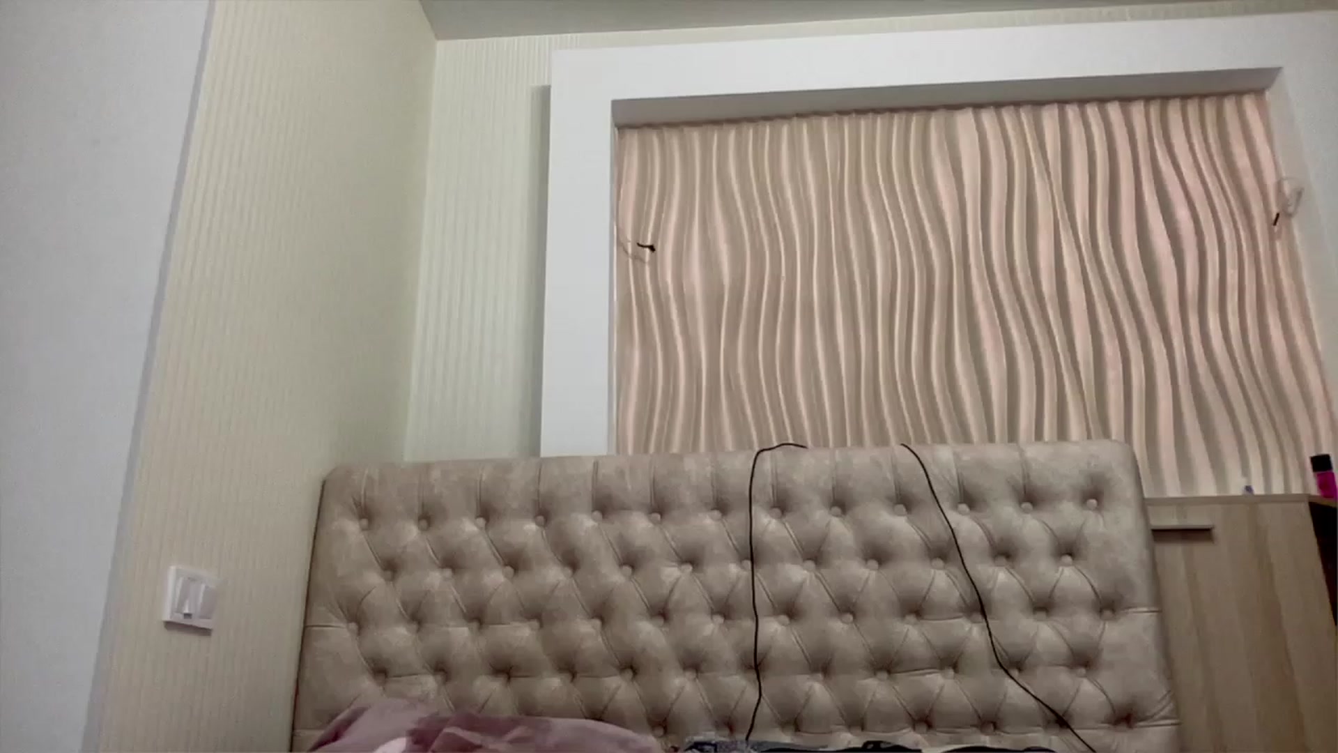 Gallery image thumbnail from Little_Emma1's myfreecams stream on, 12/12/2022, 13:27 image 1 of 20