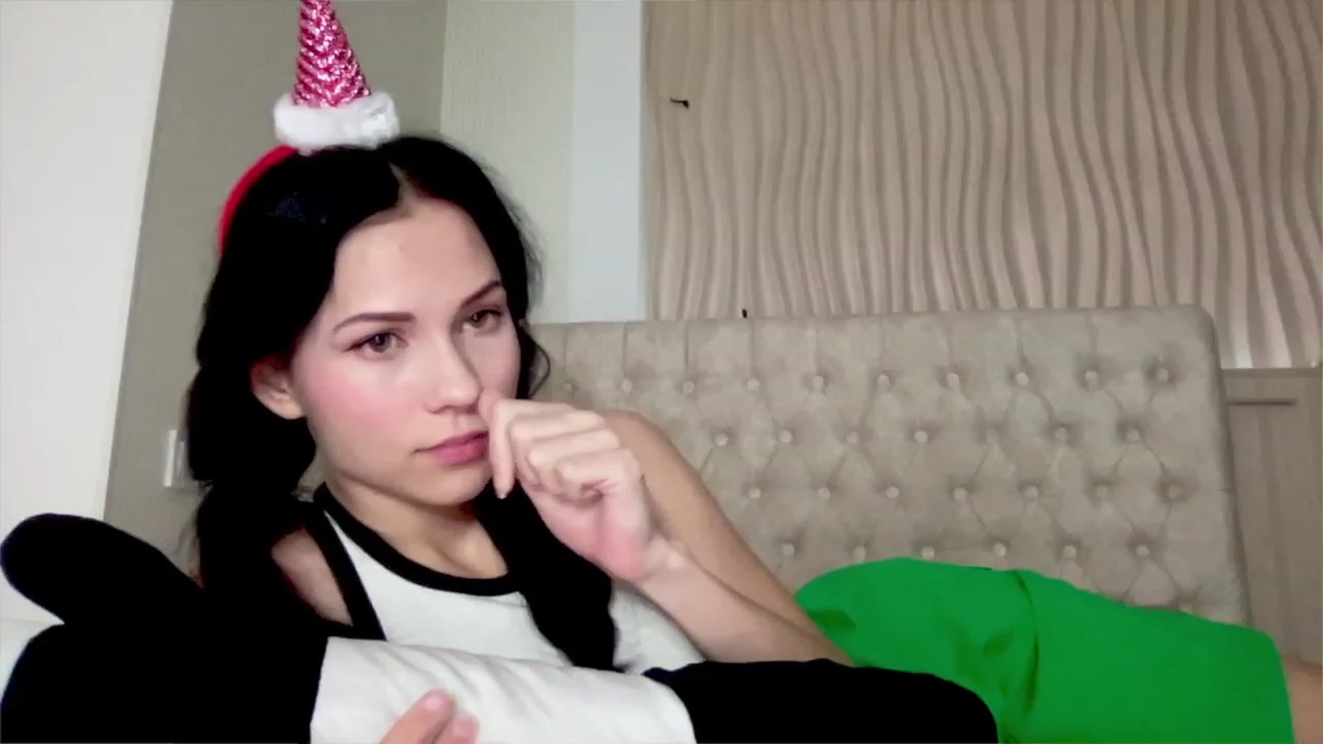 Gallery image thumbnail from Little_Emma1's myfreecams stream on, 12/20/2022, 13:16 image 4 of 20