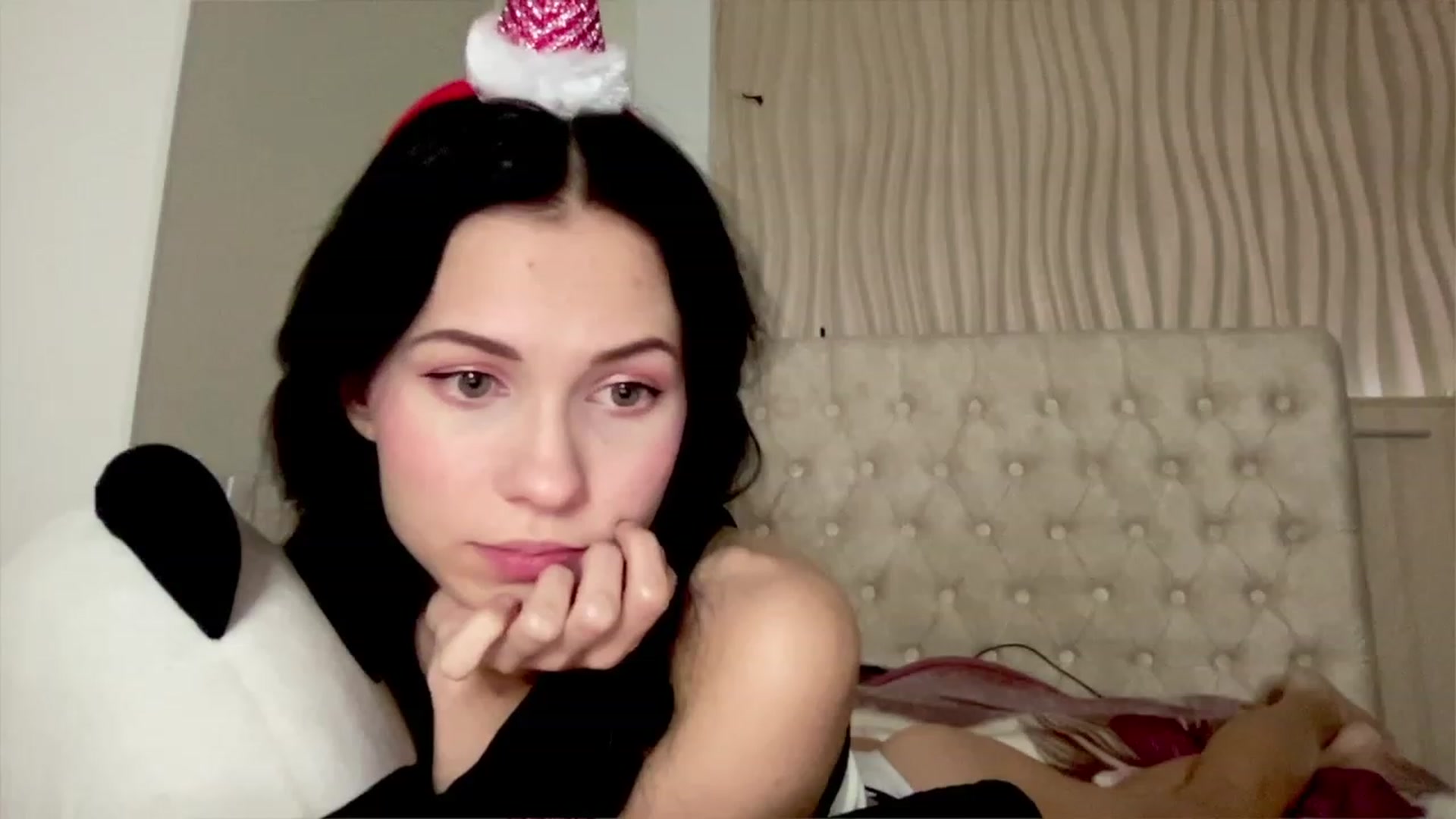 Gallery image thumbnail from Little_Emma1's myfreecams stream on, 12/20/2022, 13:16 image 11 of 20