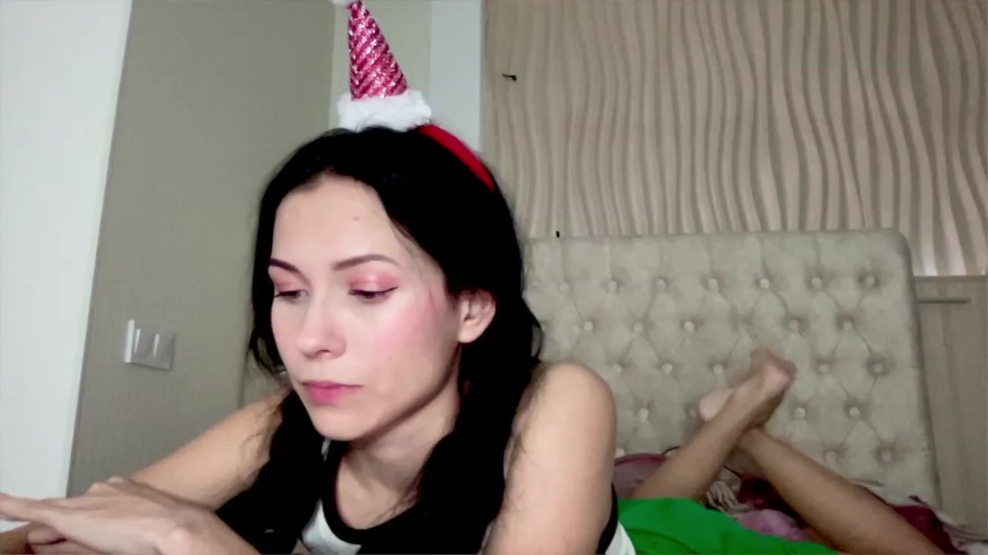 Gallery image thumbnail from Little_Emma1's myfreecams stream on, 12/20/2022, 13:16 image 14 of 20