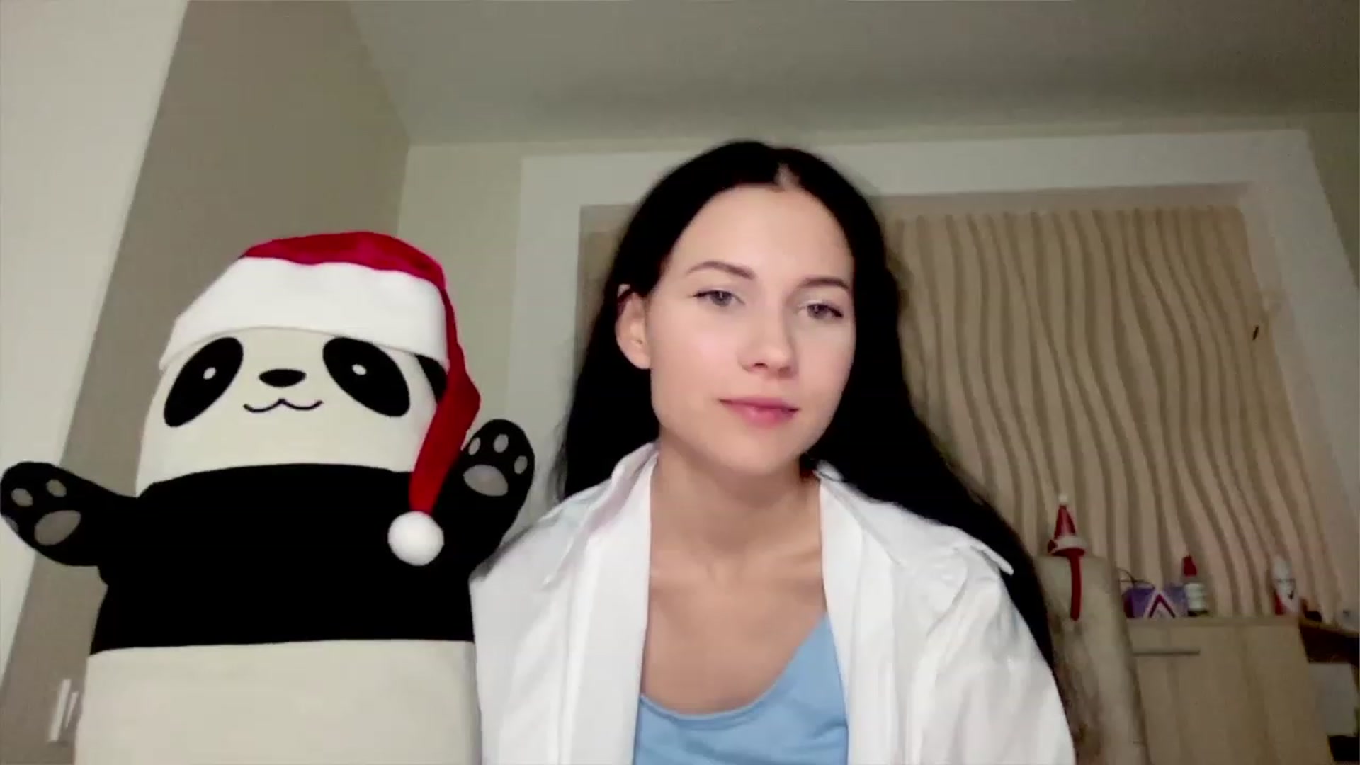 Gallery image thumbnail from Little_Emma1's myfreecams stream on, 12/24/2022, 14:43 image 5 of 20
