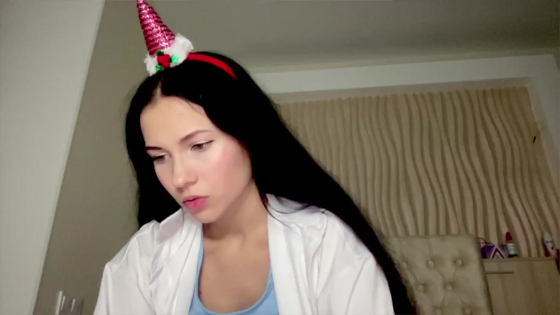 Gallery image thumbnail from Little_Emma1's myfreecams stream on, 12/24/2022, 14:43 image 14 of 20