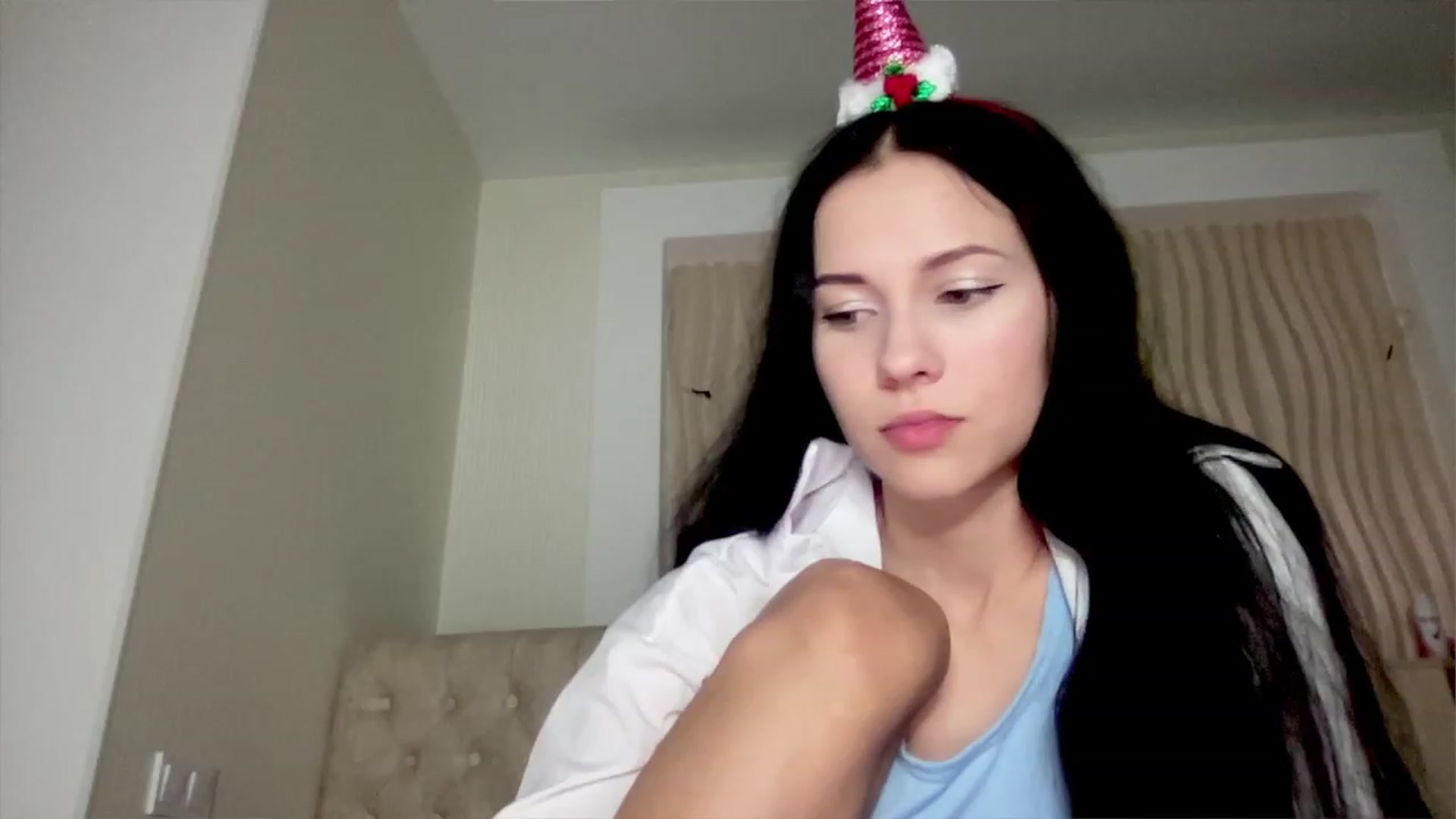 Gallery image thumbnail from Little_Emma1's myfreecams stream on, 12/24/2022, 14:43 image 11 of 20