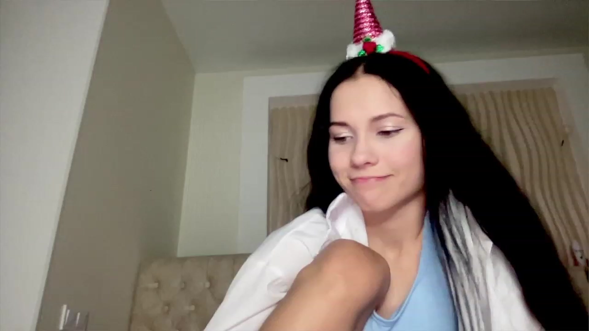 Gallery image thumbnail from Little_Emma1's myfreecams stream on, 12/24/2022, 14:43 image 12 of 20