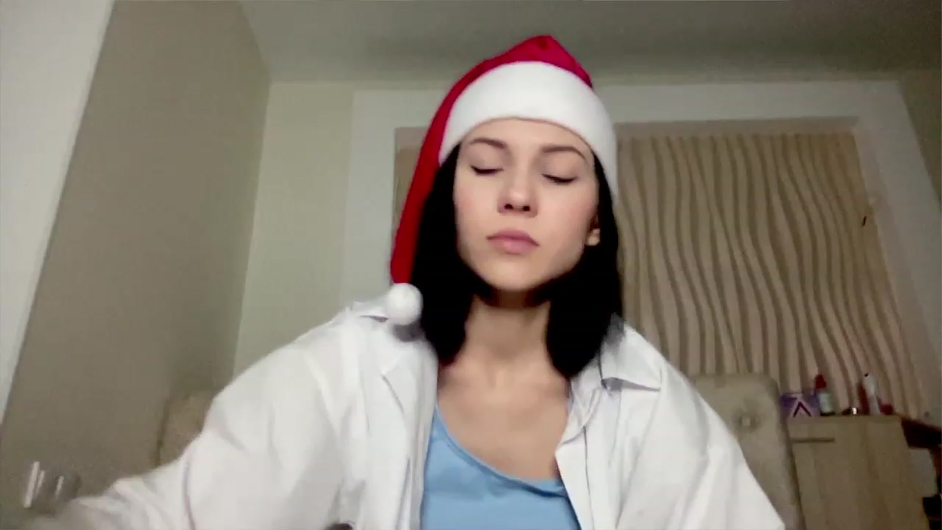 Gallery image thumbnail from Little_Emma1's myfreecams stream on, 12/25/2022, 14:02 image 13 of 20
