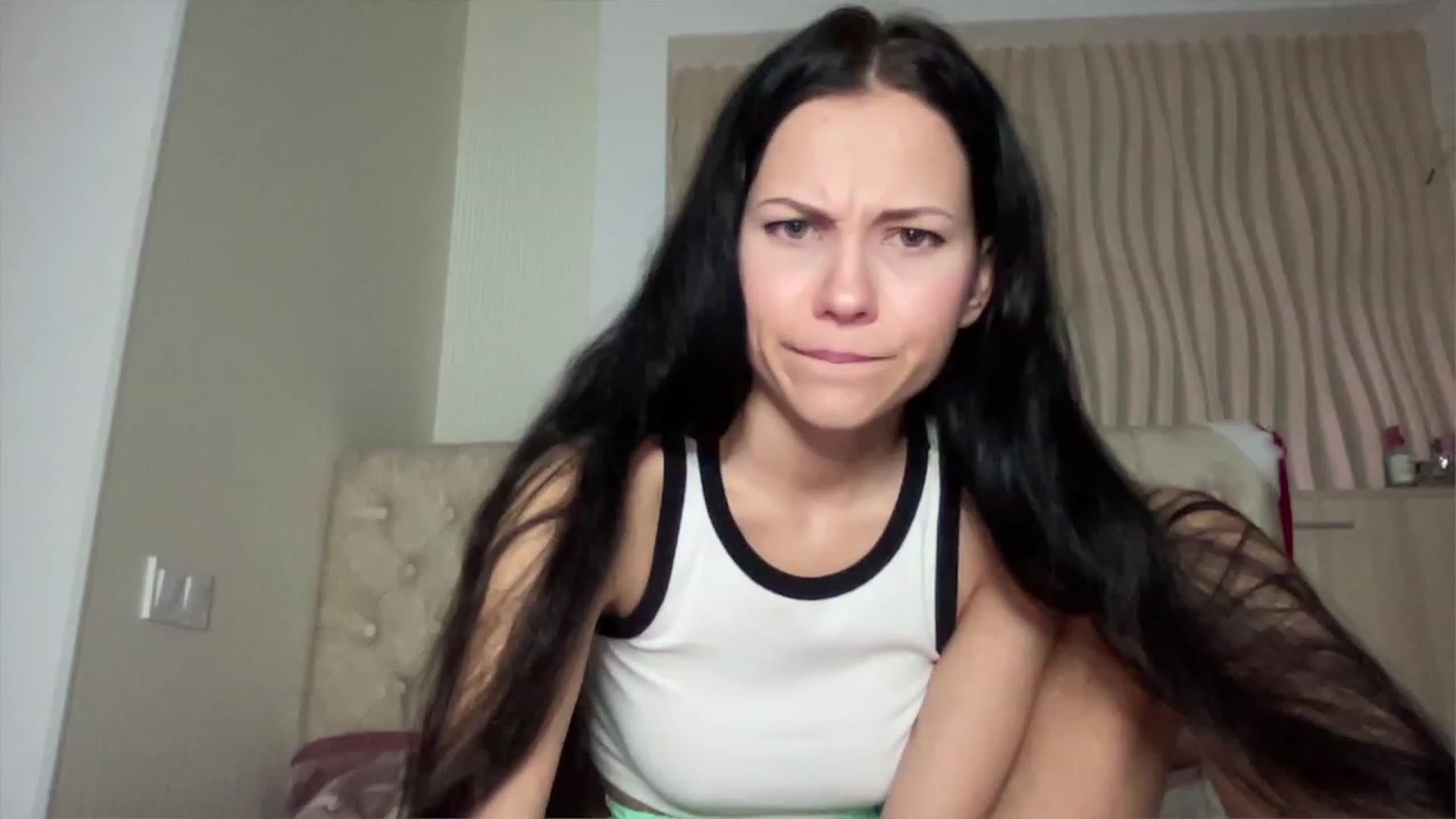 Gallery image thumbnail from Little_Emma1's myfreecams stream on, 01/08/2023, 16:02 image 15 of 20