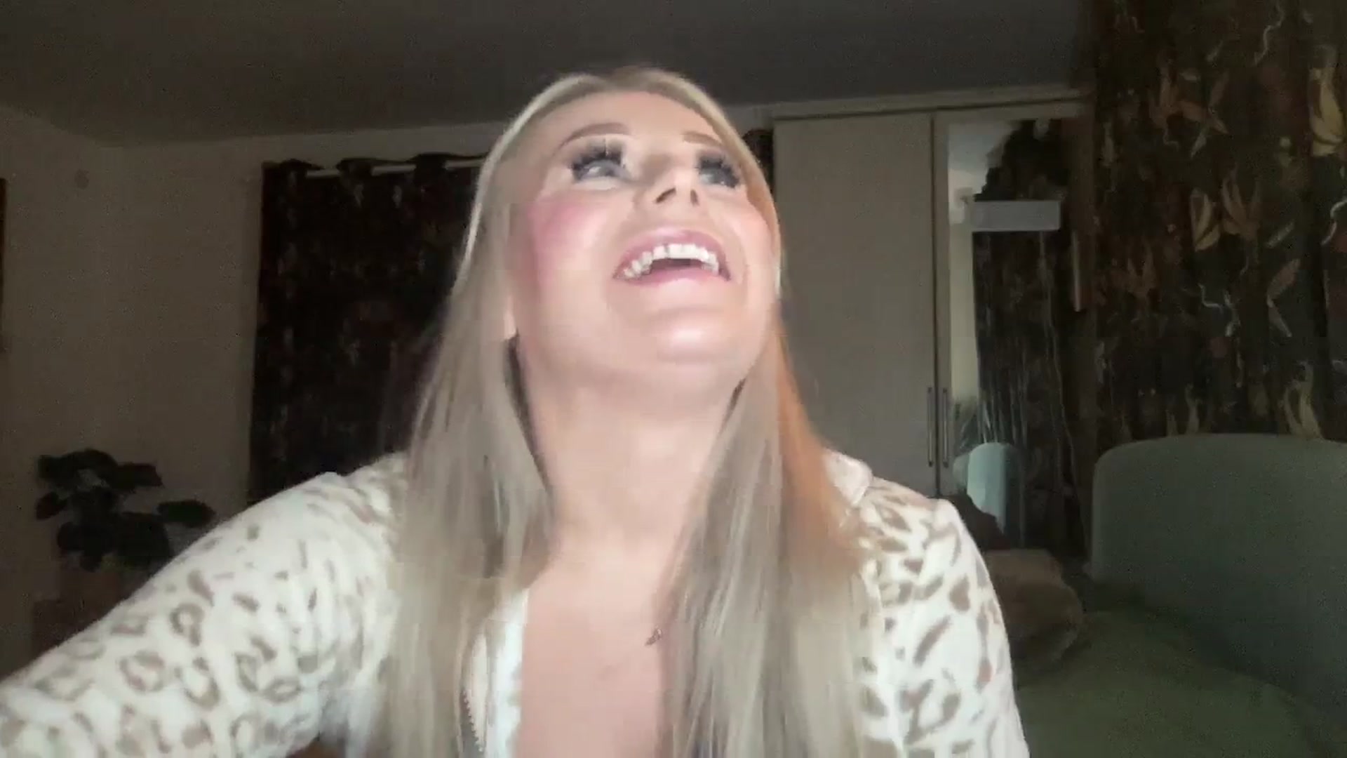 Gallery image thumbnail from Little_L's myfreecams stream on, 02/11/2024, 20:45 image 3 of 20