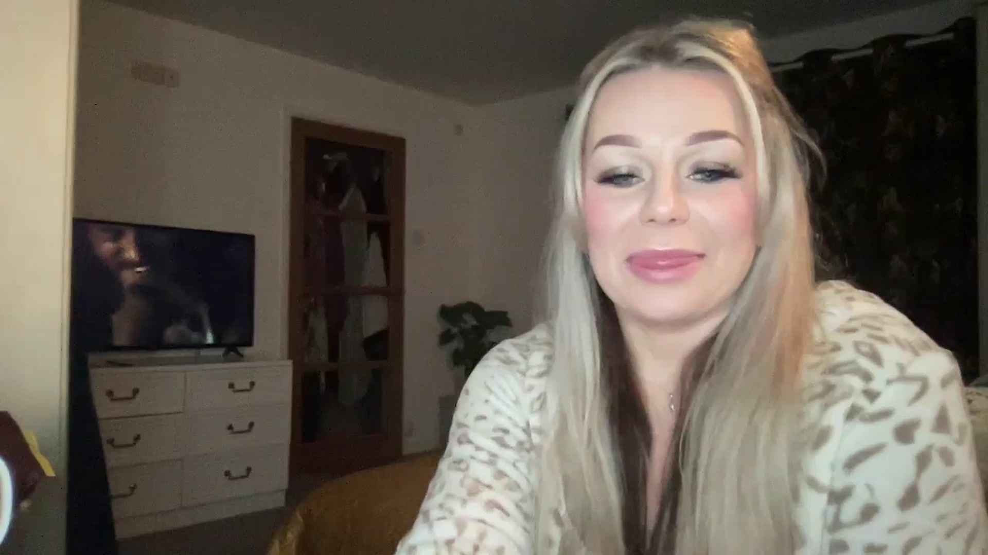 Gallery image thumbnail from Little_L's myfreecams stream on, 02/11/2024, 20:45 image 20 of 20