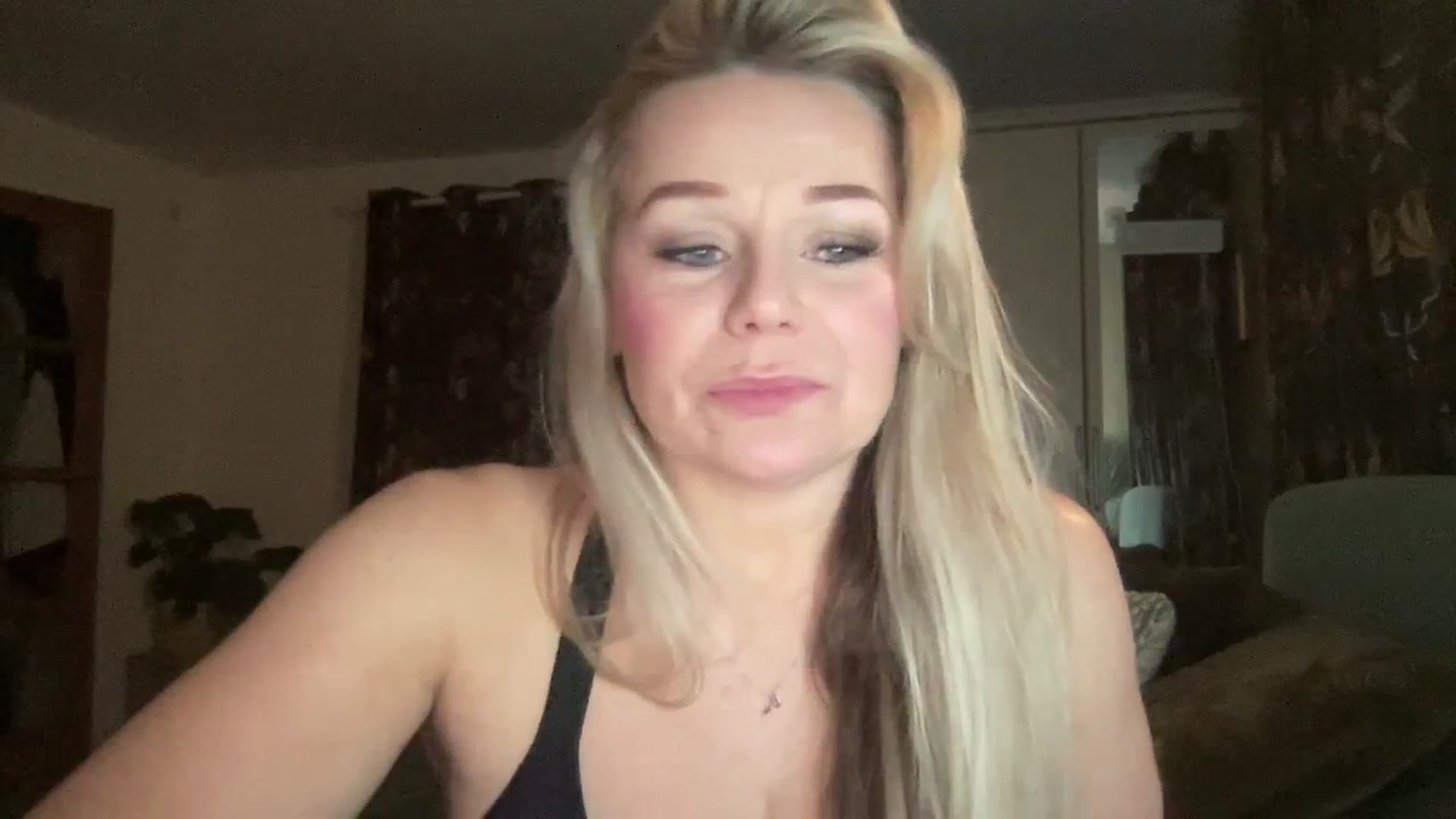 Gallery image thumbnail from Little_L's myfreecams stream on, 02/15/2024, 24:29 image 3 of 20