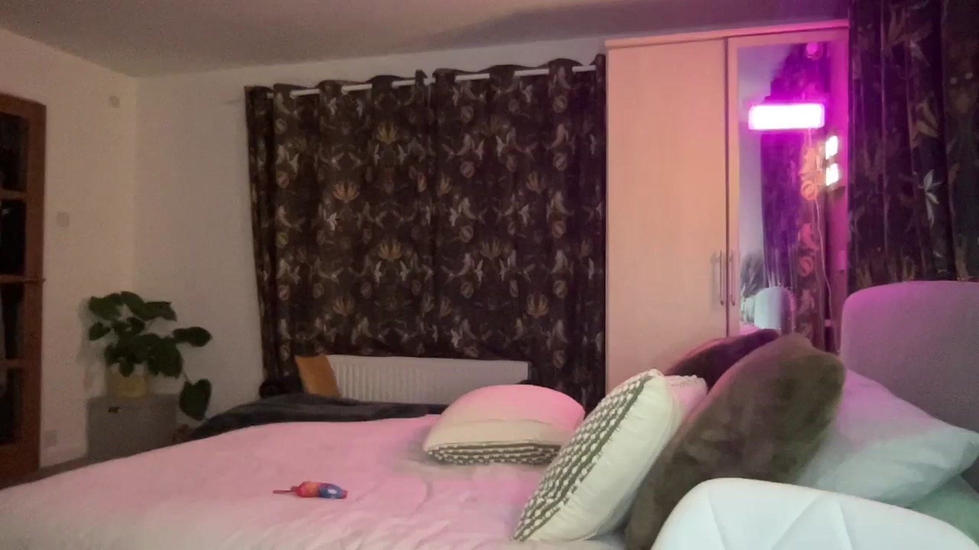 Gallery image thumbnail from Little_L's myfreecams stream on, 02/16/2024, 22:08 image 17 of 20