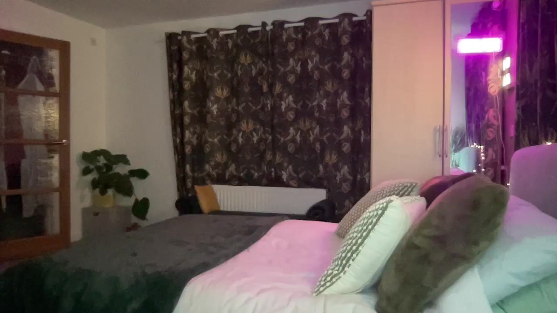 Gallery image thumbnail from Little_L's myfreecams stream on, 02/16/2024, 23:59 image 19 of 20