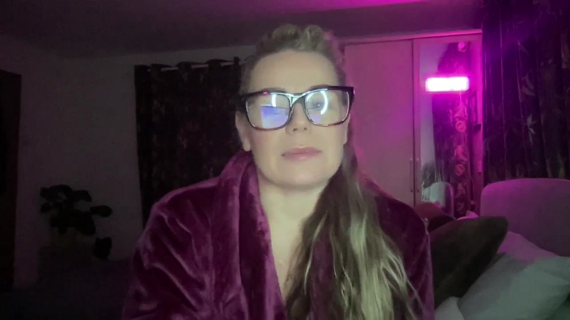 Gallery image thumbnail from Little_L's myfreecams stream on, 02/17/2024, 19:20 image 4 of 20