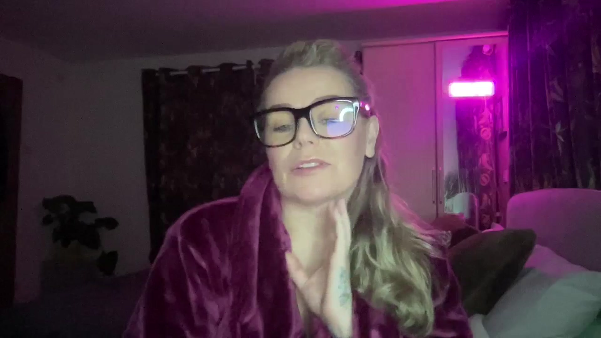 Gallery image thumbnail from Little_L's myfreecams stream on, 02/17/2024, 19:20 image 5 of 20