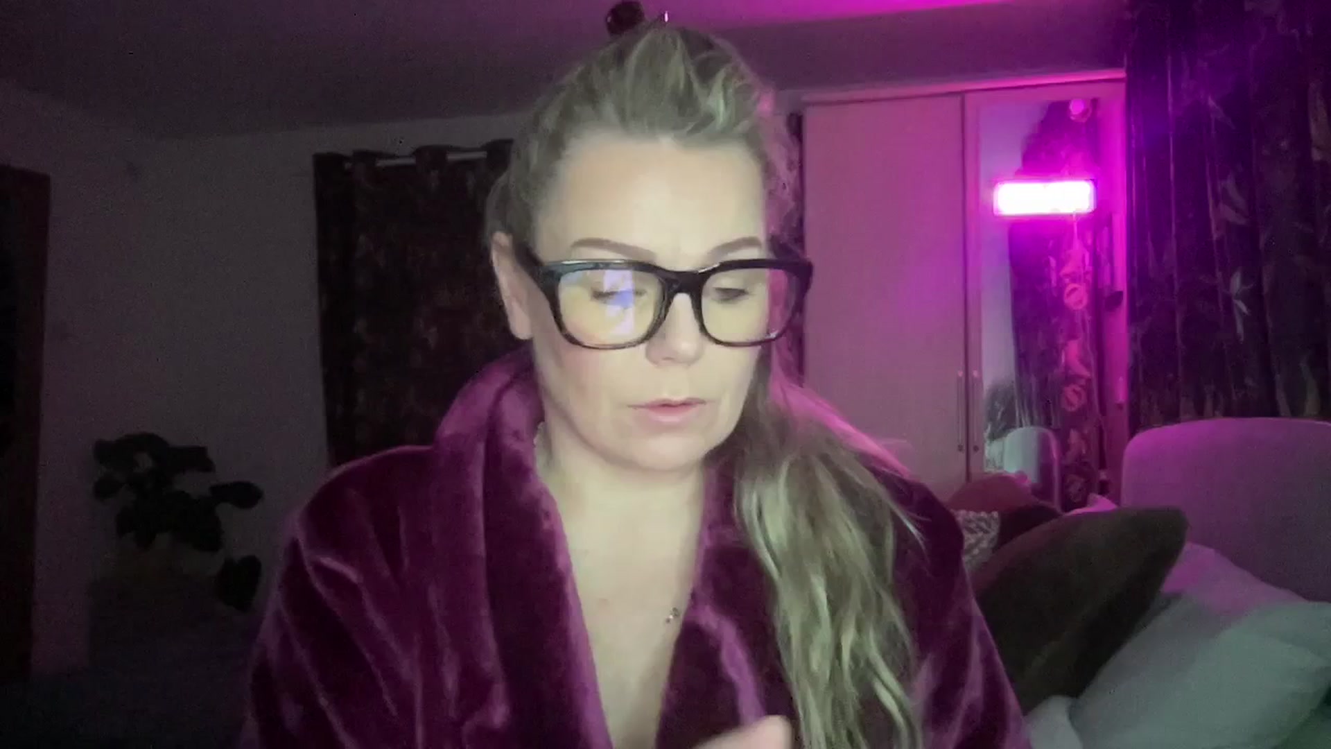 Gallery image thumbnail from Little_L's myfreecams stream on, 02/17/2024, 19:20 image 9 of 20