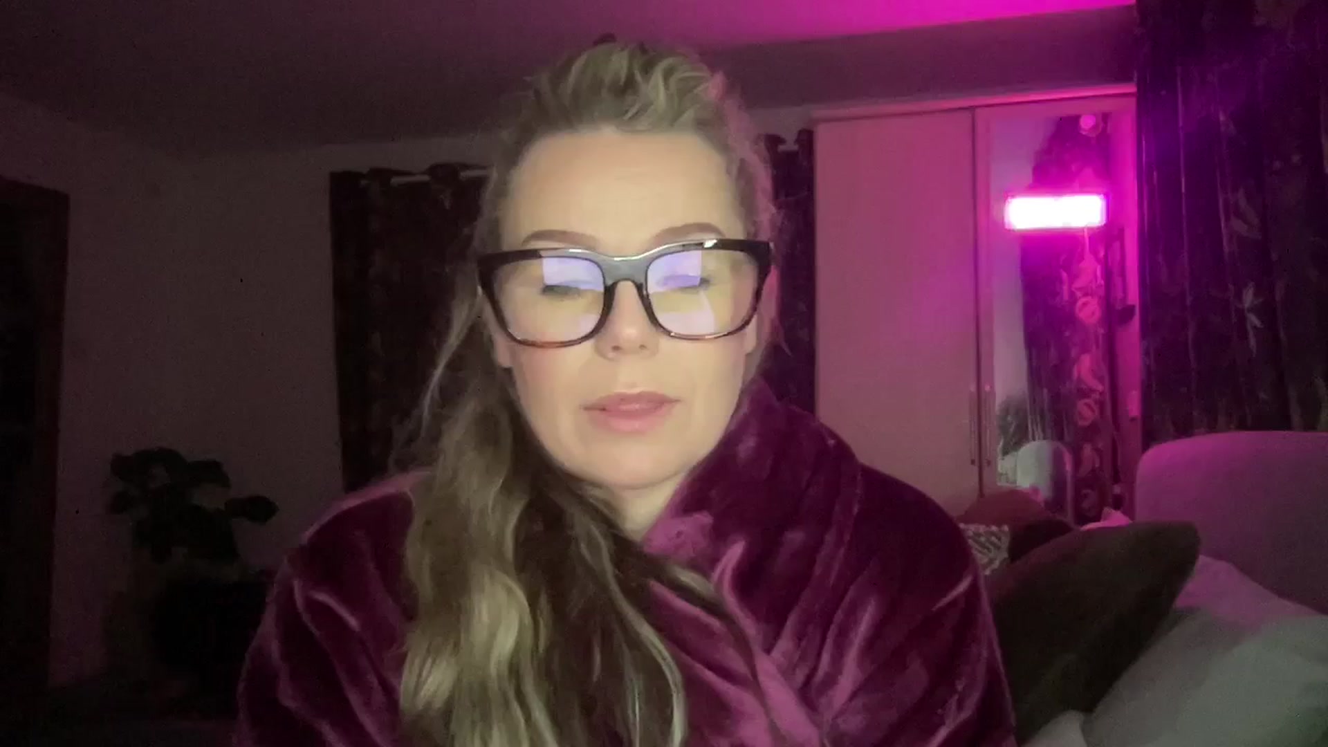 Gallery image thumbnail from Little_L's myfreecams stream on, 02/17/2024, 19:20 image 18 of 20