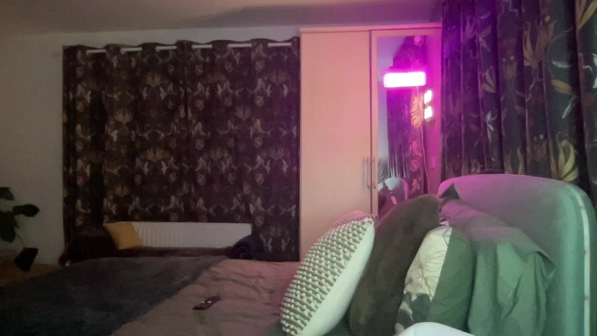 Gallery image thumbnail from Little_L's myfreecams stream on, 02/24/2024, 20:29 image 20 of 20