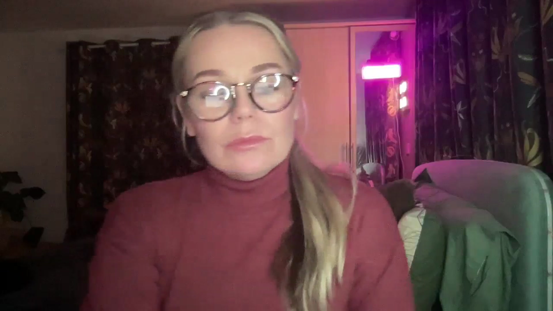 Gallery image thumbnail from Little_L's myfreecams stream on, 02/24/2024, 23:09 image 7 of 20