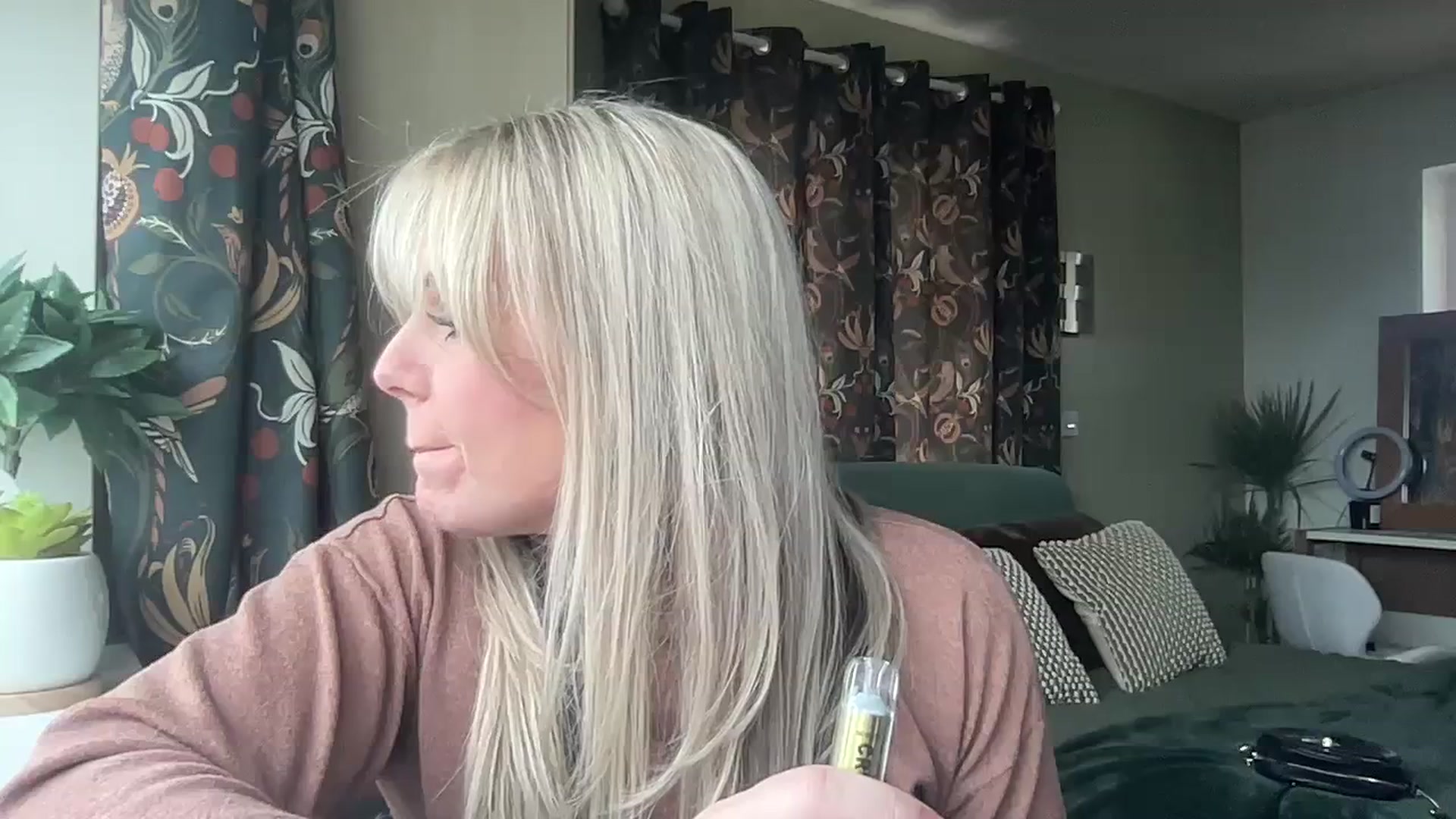 Gallery image thumbnail from Little_L's myfreecams stream on, 02/27/2024, 14:58 image 3 of 20