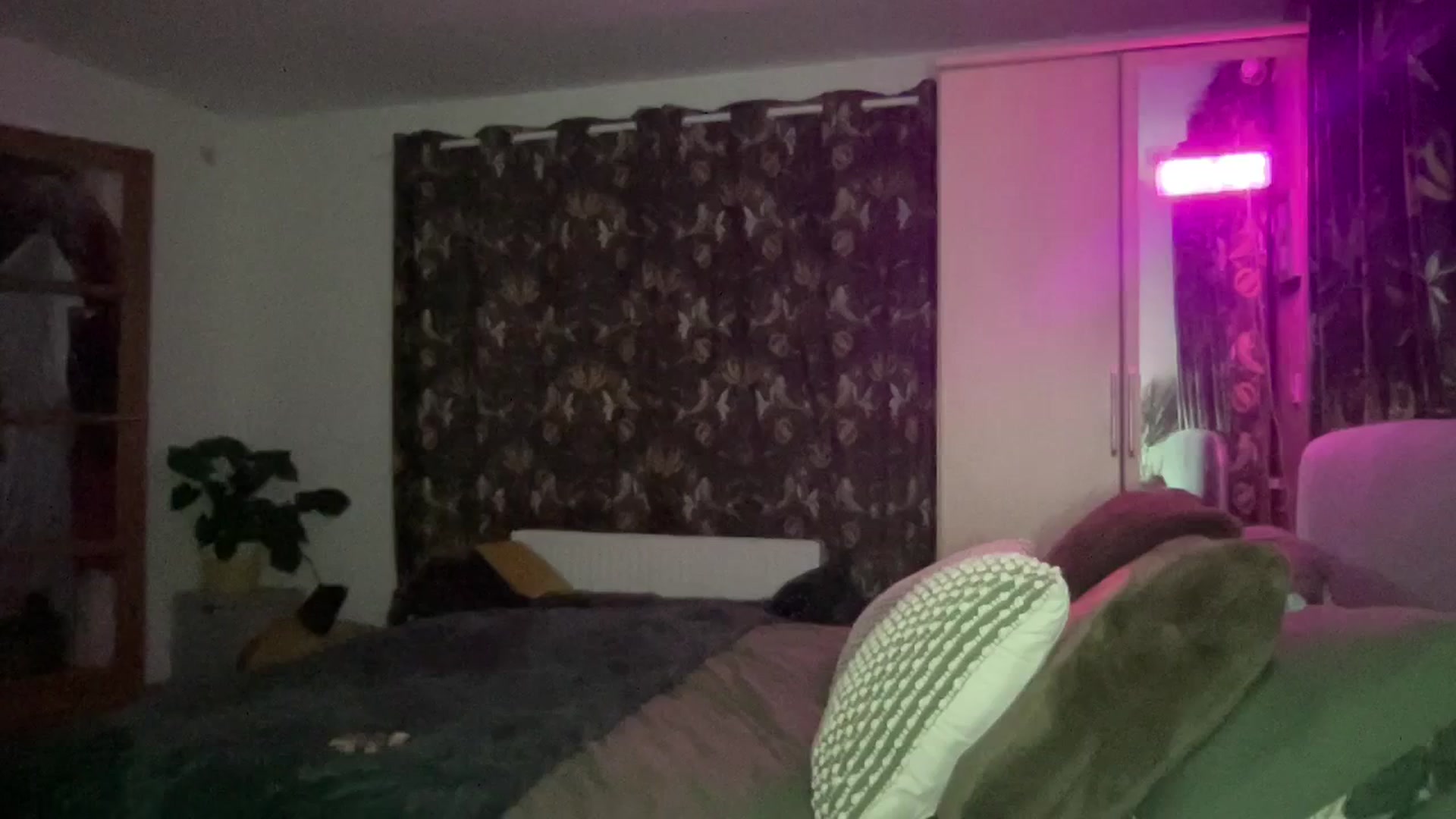 Gallery image thumbnail from Little_L's myfreecams stream on, 02/27/2024, 21:02 image 9 of 20