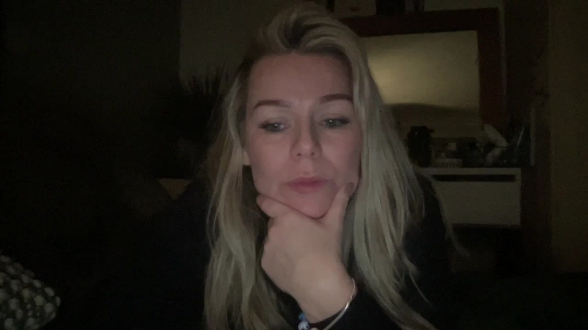 Gallery image thumbnail from Little_L's myfreecams stream on, 03/04/2024, 19:46 image 18 of 20