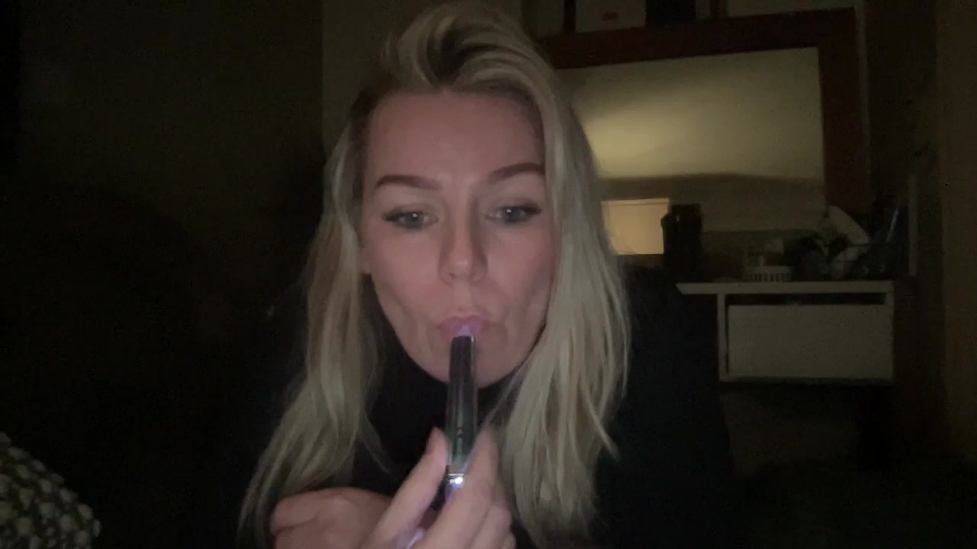 Gallery image thumbnail from Little_L's myfreecams stream on, 03/04/2024, 19:46 image 20 of 20