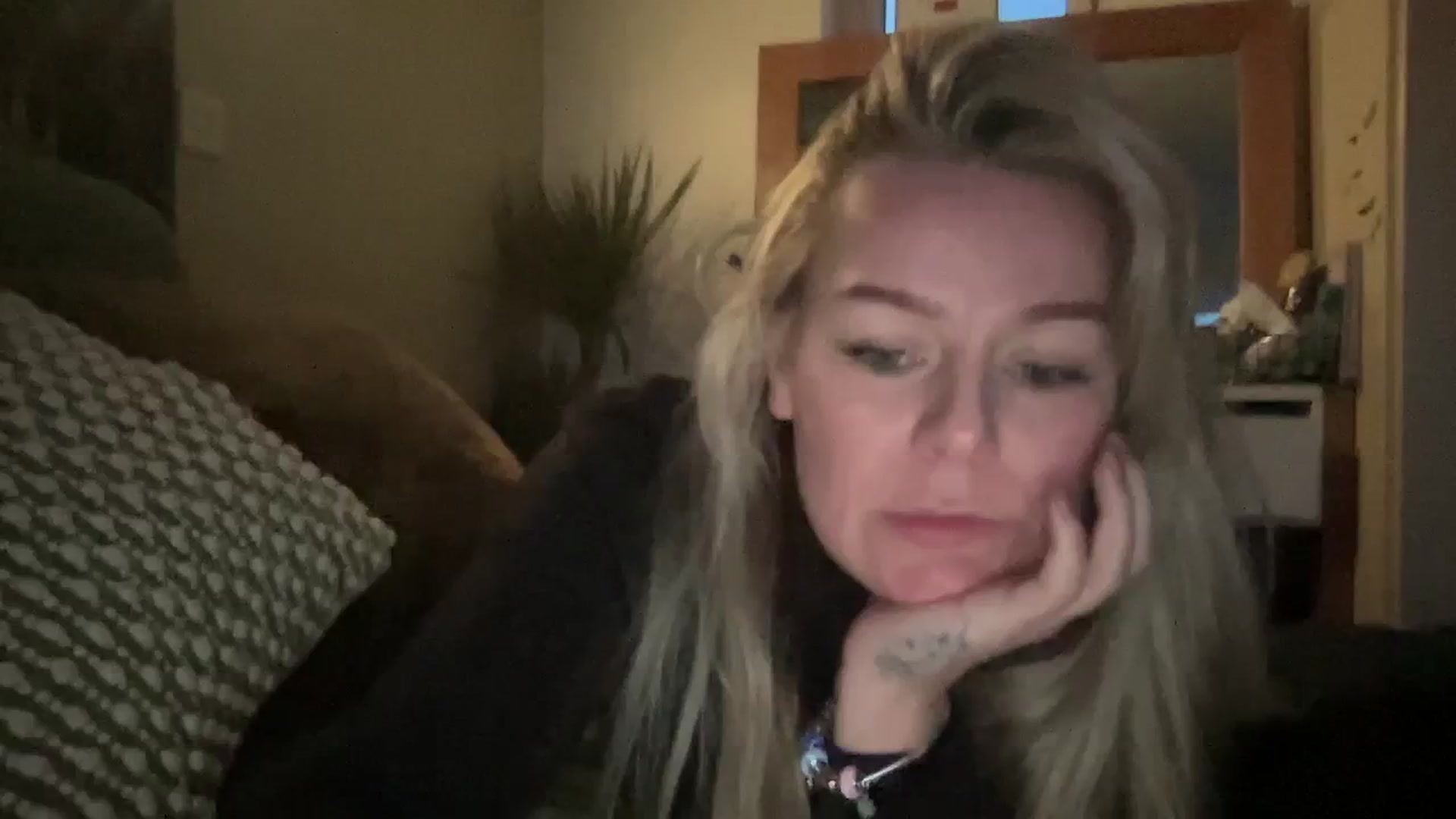 Gallery image thumbnail from Little_L's myfreecams stream on, 03/04/2024, 19:46 image 5 of 20
