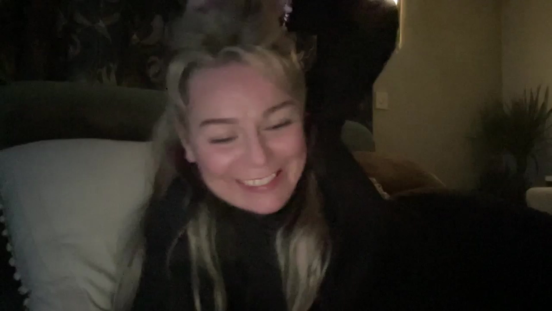 Gallery image thumbnail from Little_L's myfreecams stream on, 03/04/2024, 19:46 image 4 of 20