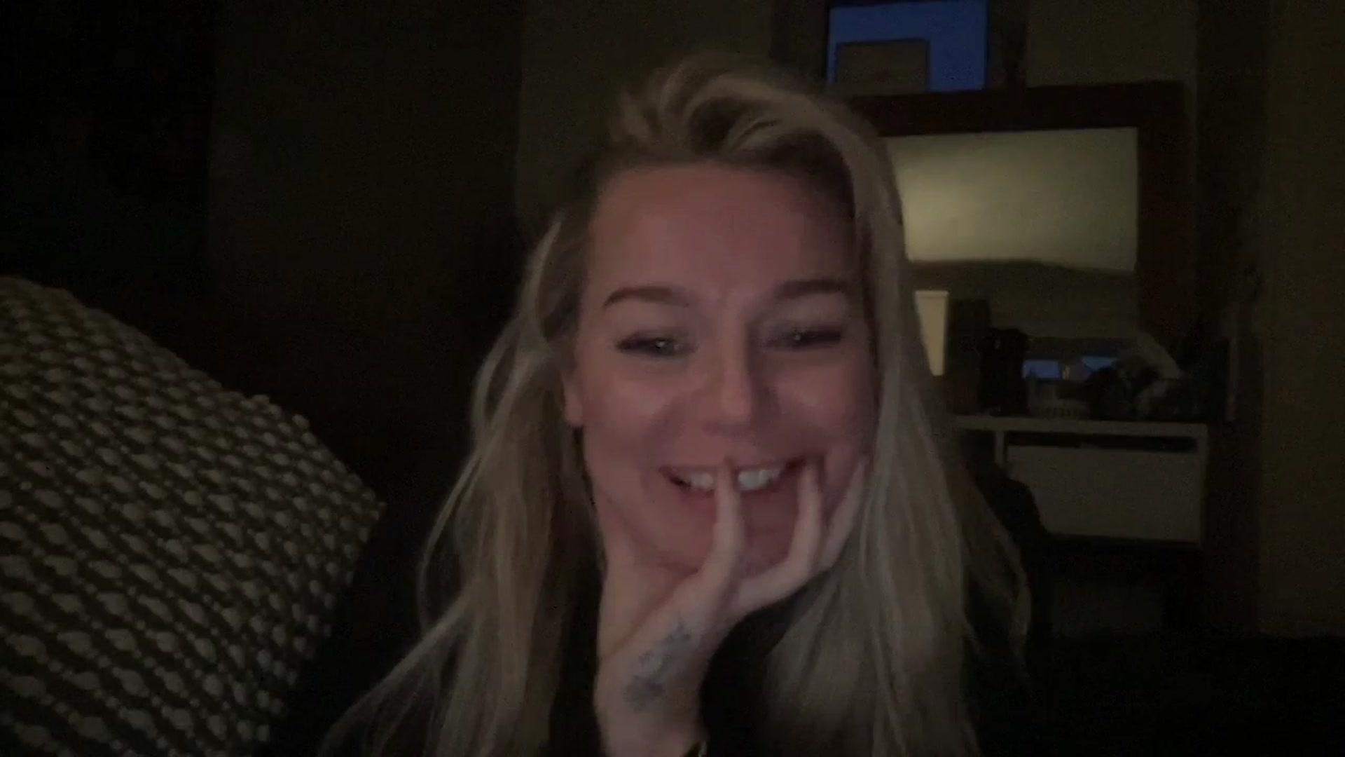 Gallery image thumbnail from Little_L's myfreecams stream on, 03/04/2024, 19:46 image 8 of 20