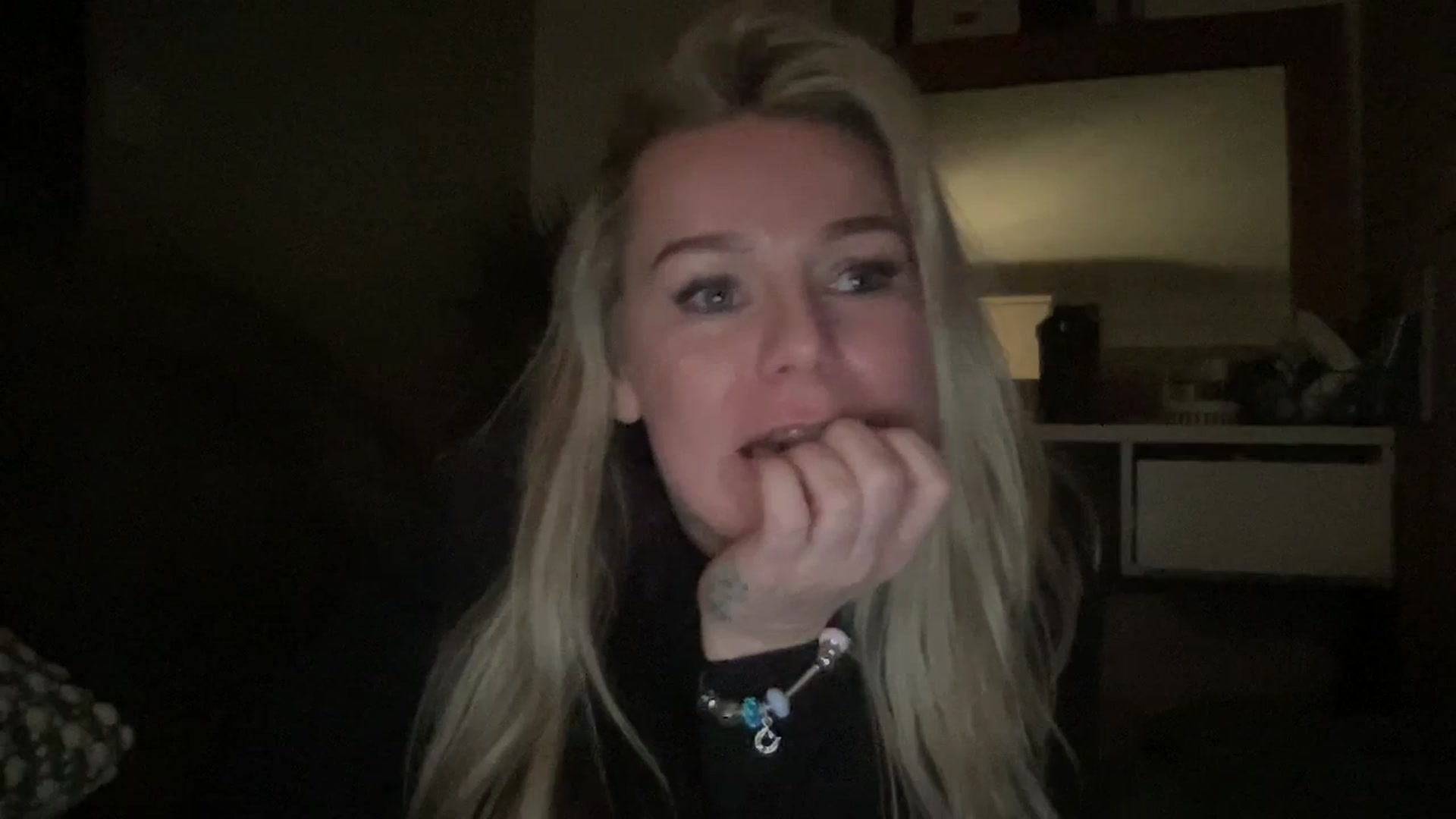 Gallery image thumbnail from Little_L's myfreecams stream on, 03/04/2024, 19:46 image 19 of 20